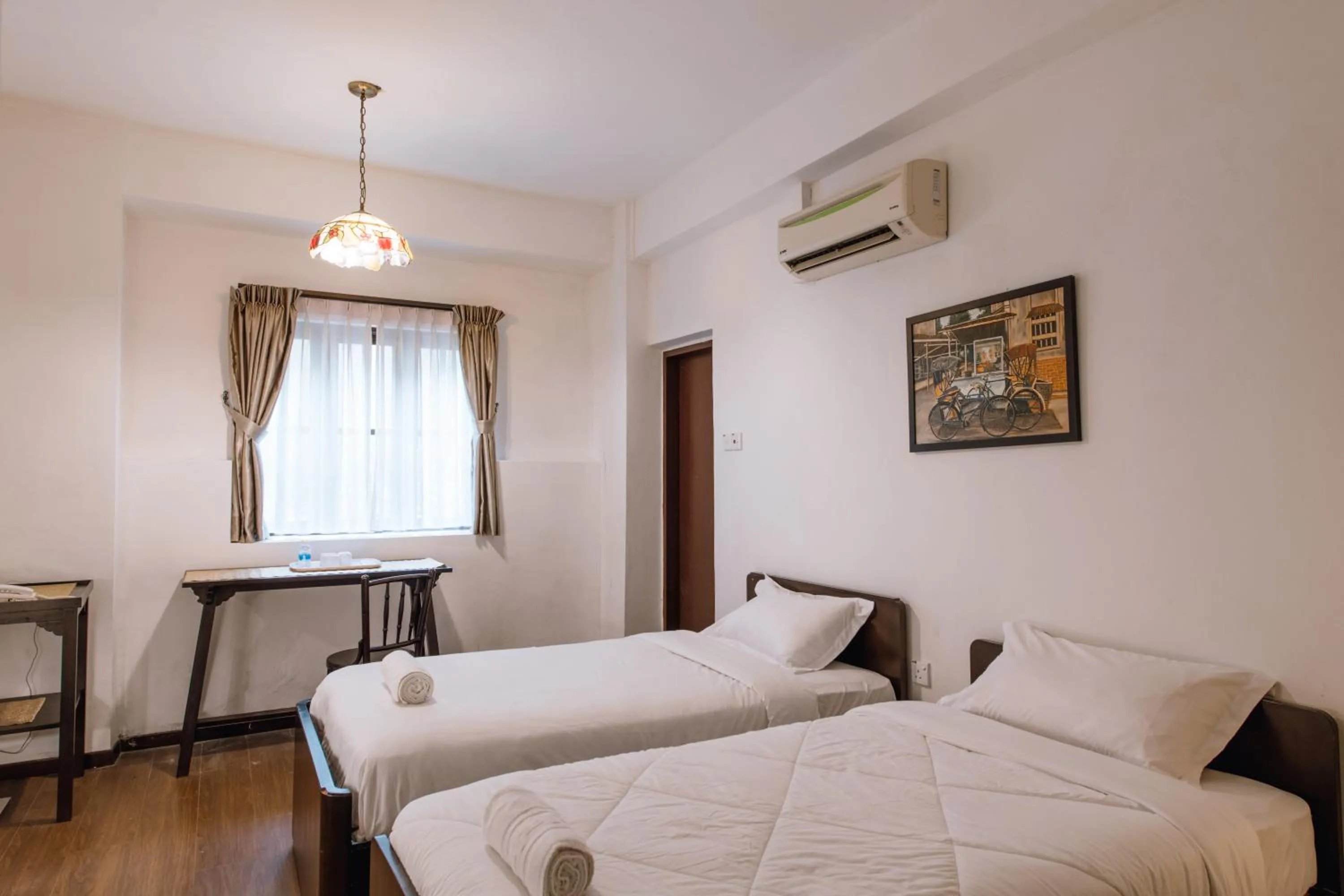 Bed in Heeren By The River