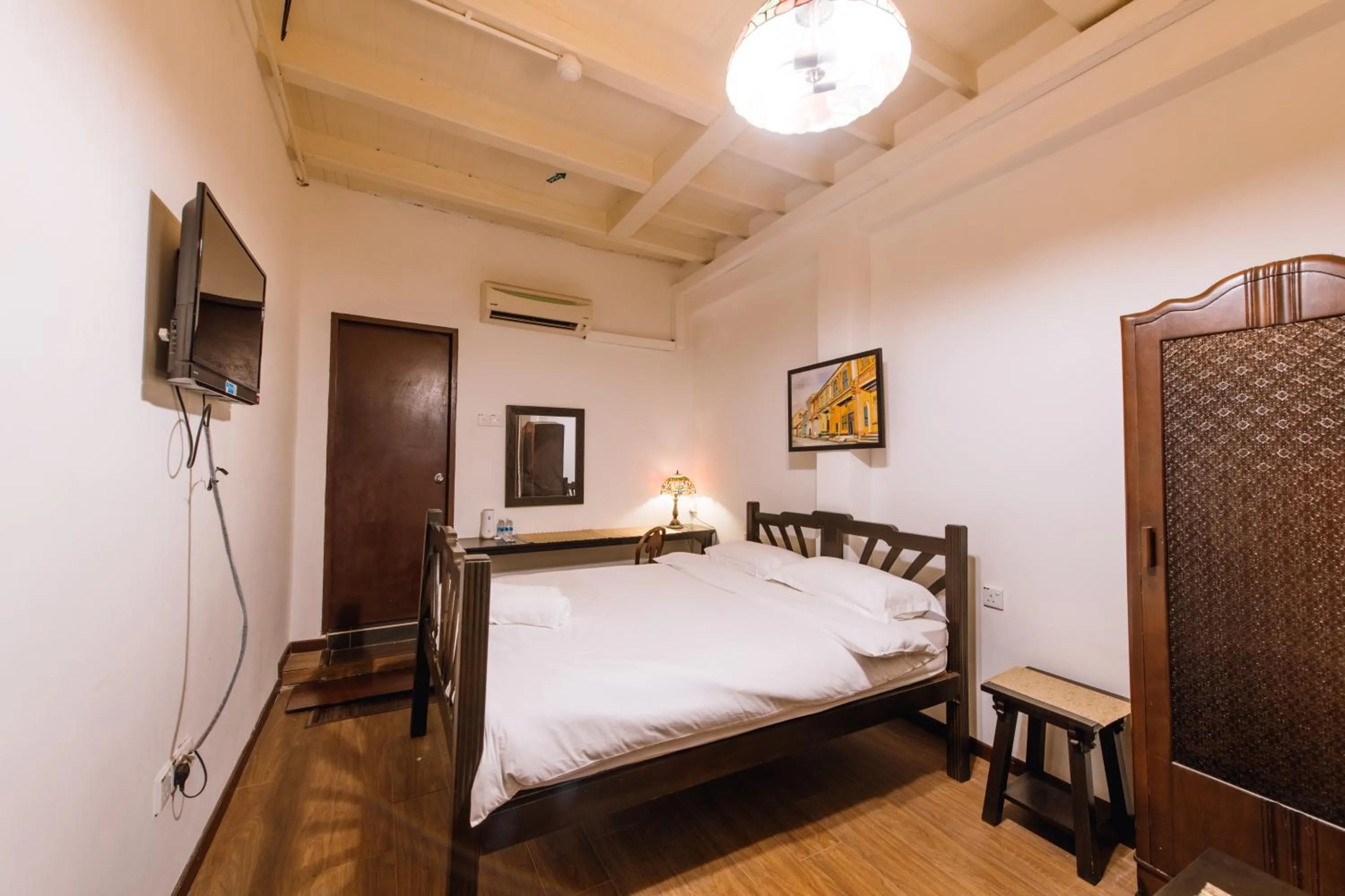 Bed in Heeren By The River