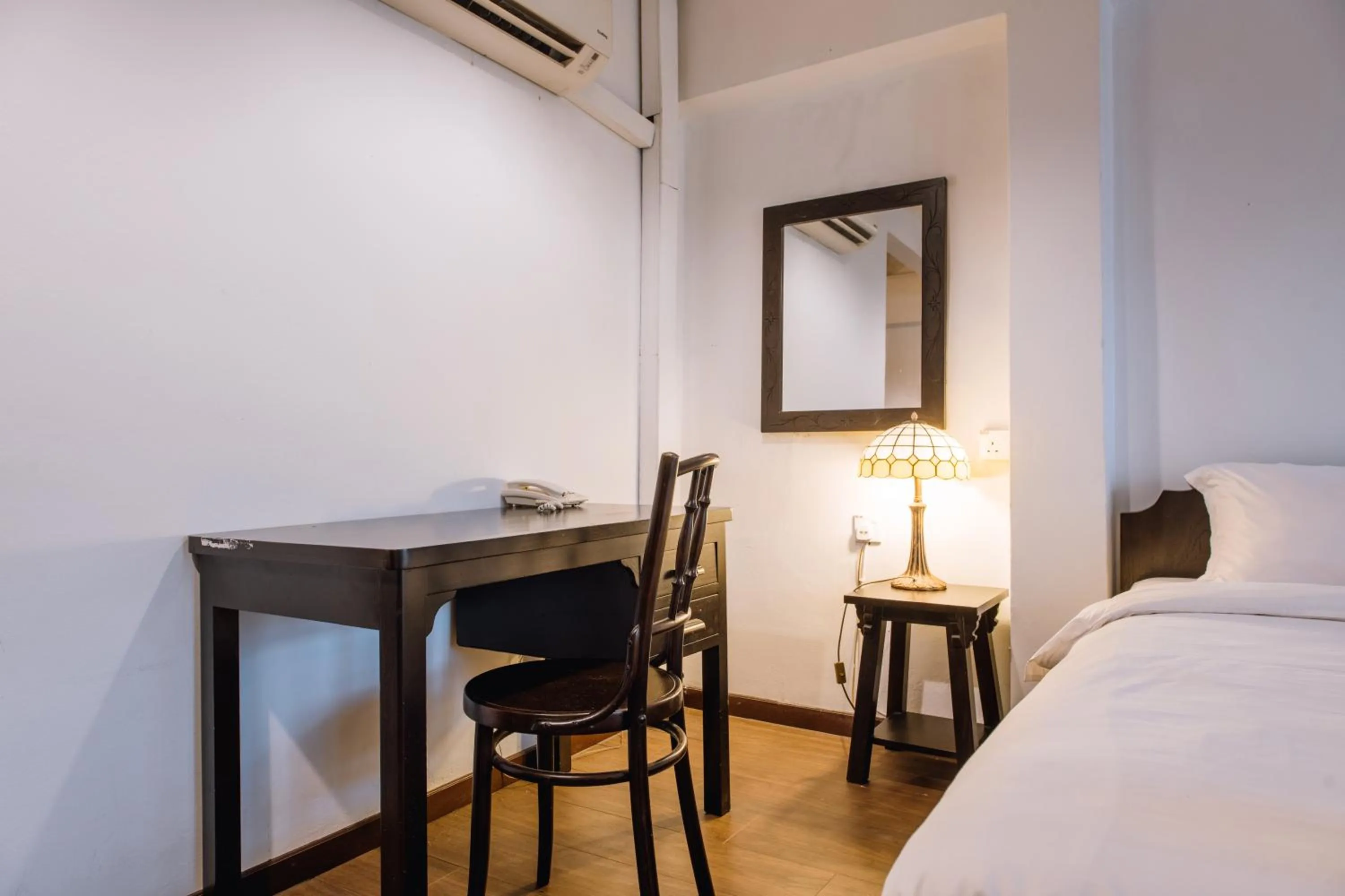 Seating area, Bed in Heeren By The River