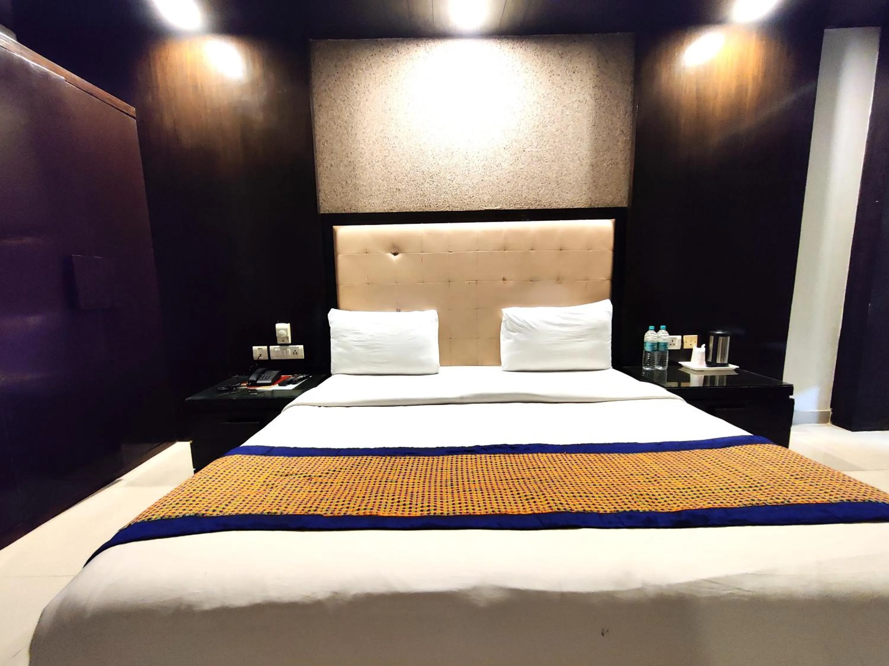 Bed in Hotel Delhi Pride, Karol Bagh