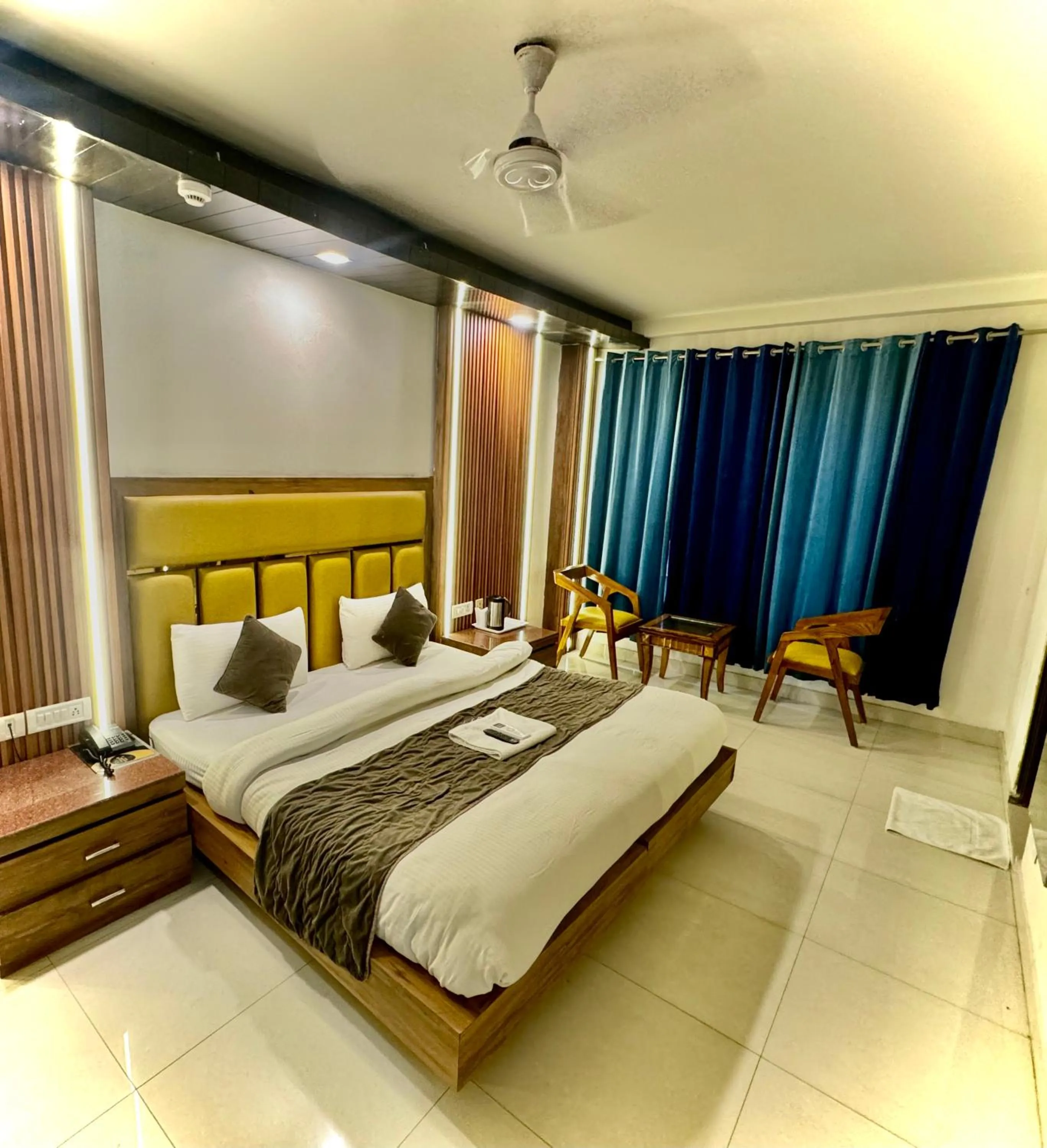Bed in Hotel Delhi Pride, Karol Bagh