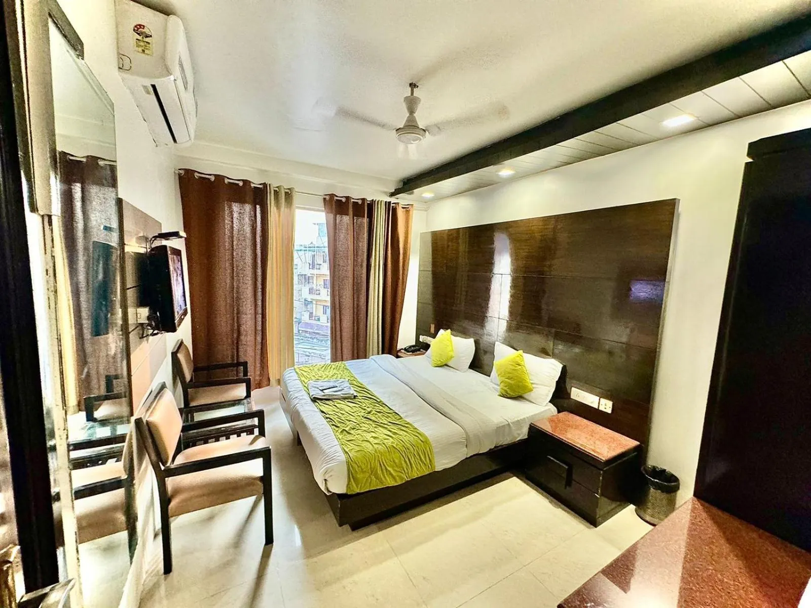 Bed in Hotel Delhi Pride, Karol Bagh