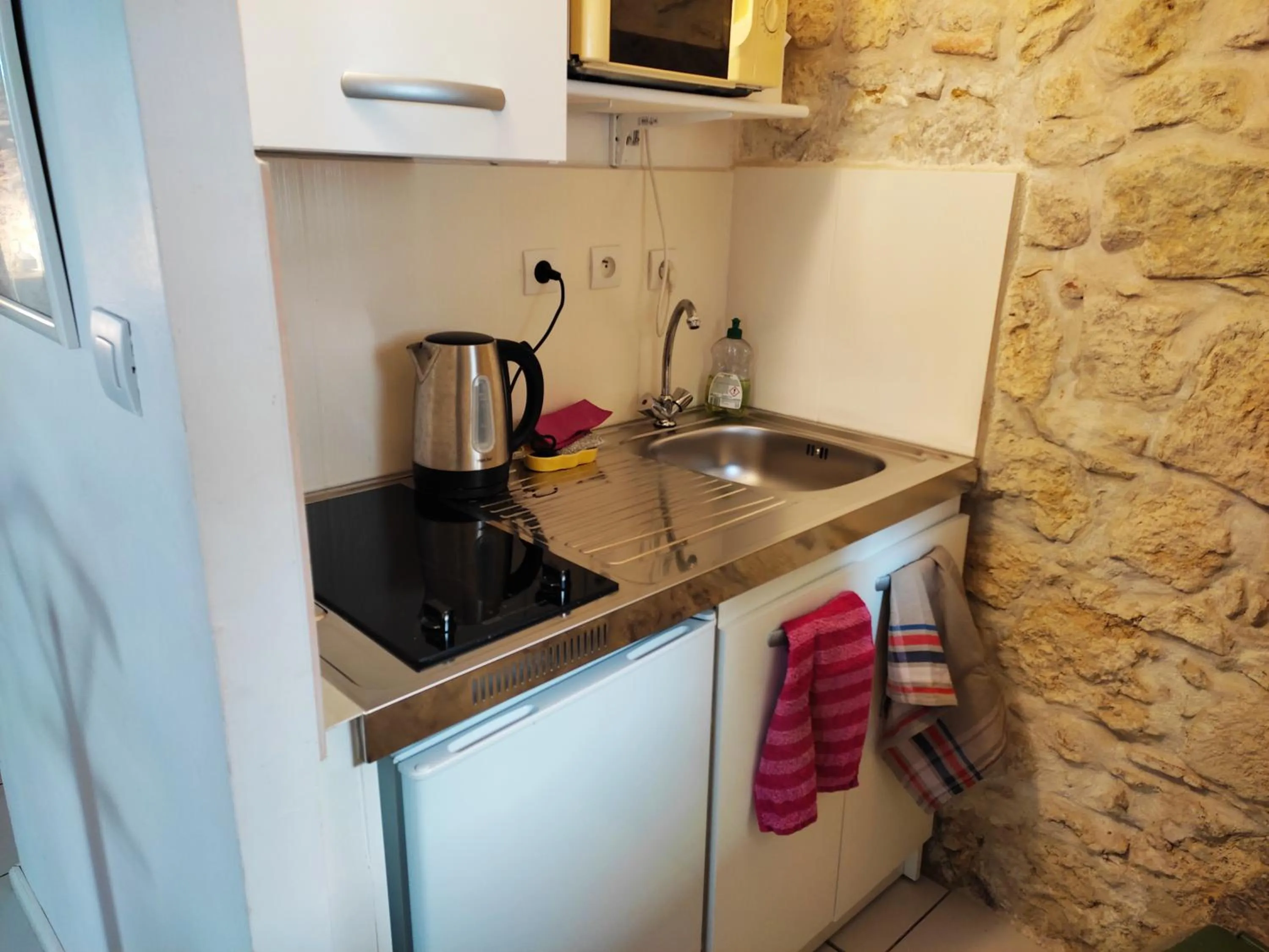 Kitchen or kitchenette in Les Angelots