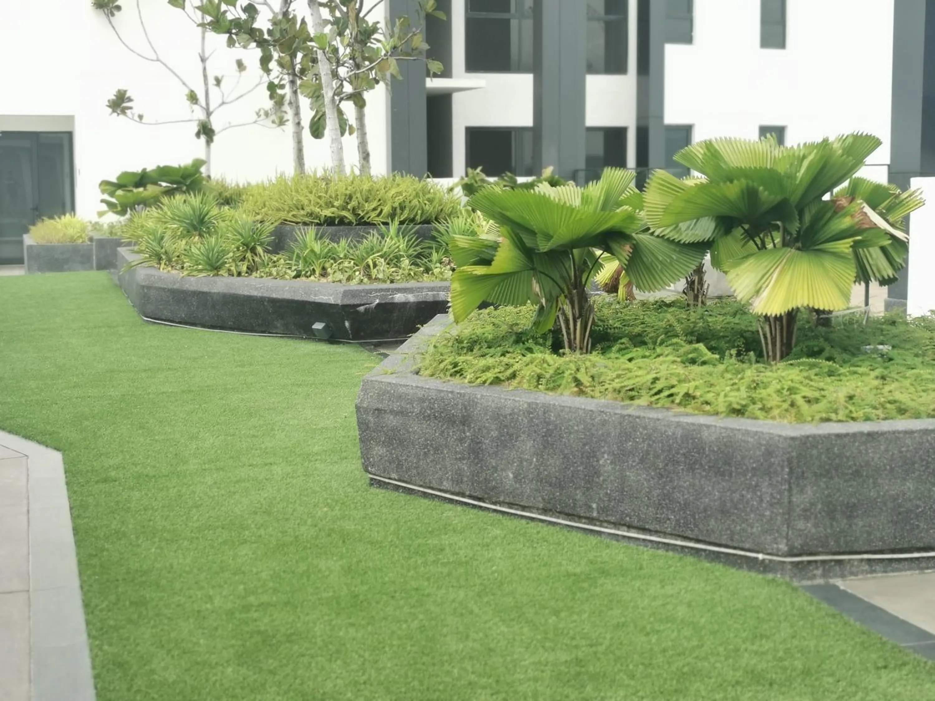 Garden in Continew Residence by HomeBrickz