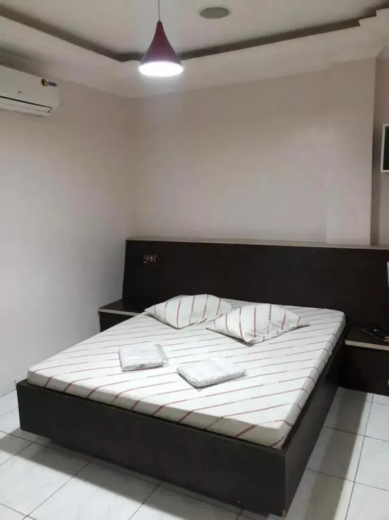 Bedroom, Bed in Hotel Ellos - Estacionamento e Café da Manhã Incluso