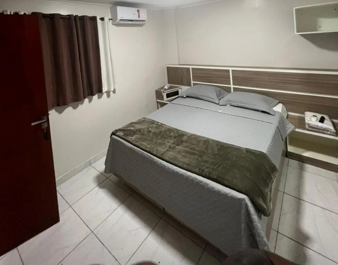 Bedroom, Bed in Hotel Ellos - Estacionamento e Café da Manhã Incluso