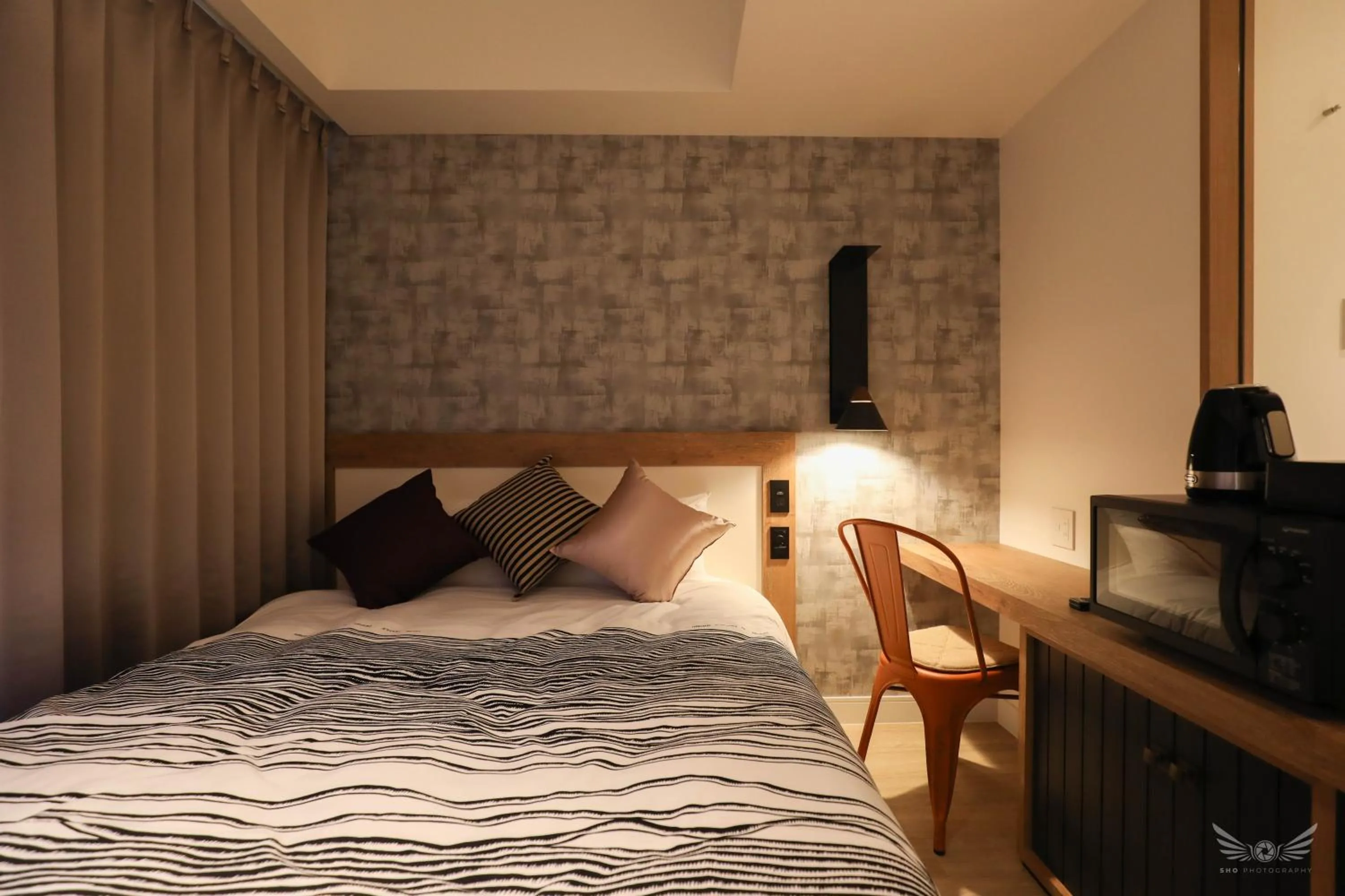 Bedroom, Bed in FFFFFF Hotel エフホテル