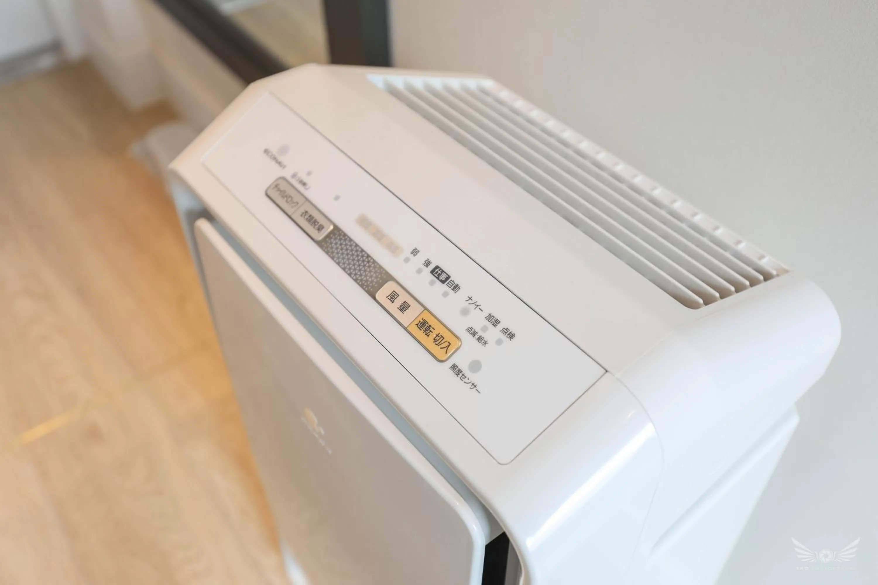 air conditioner in FFFFFF Hotel エフホテル