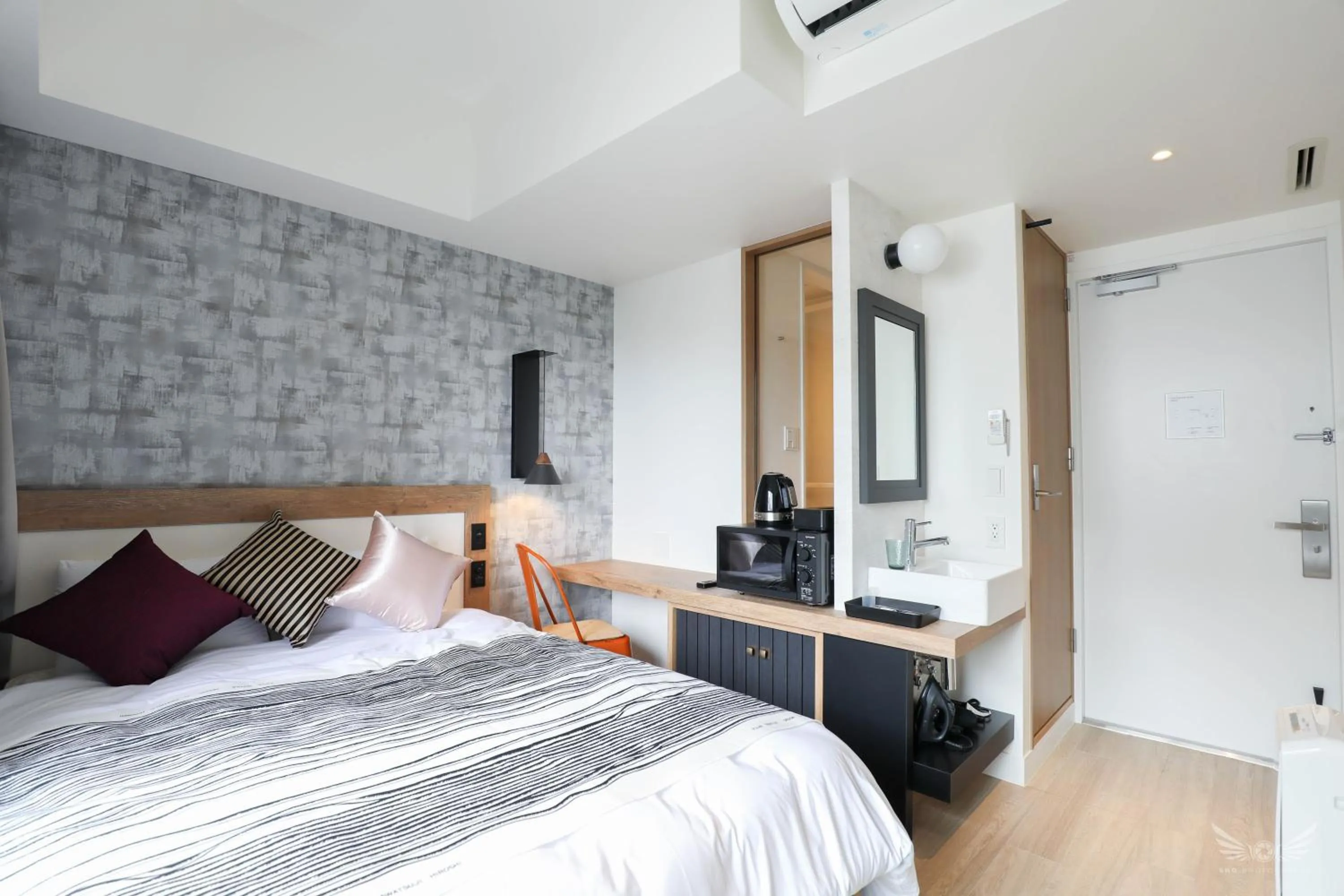 Bed in FFFFFF Hotel エフホテル