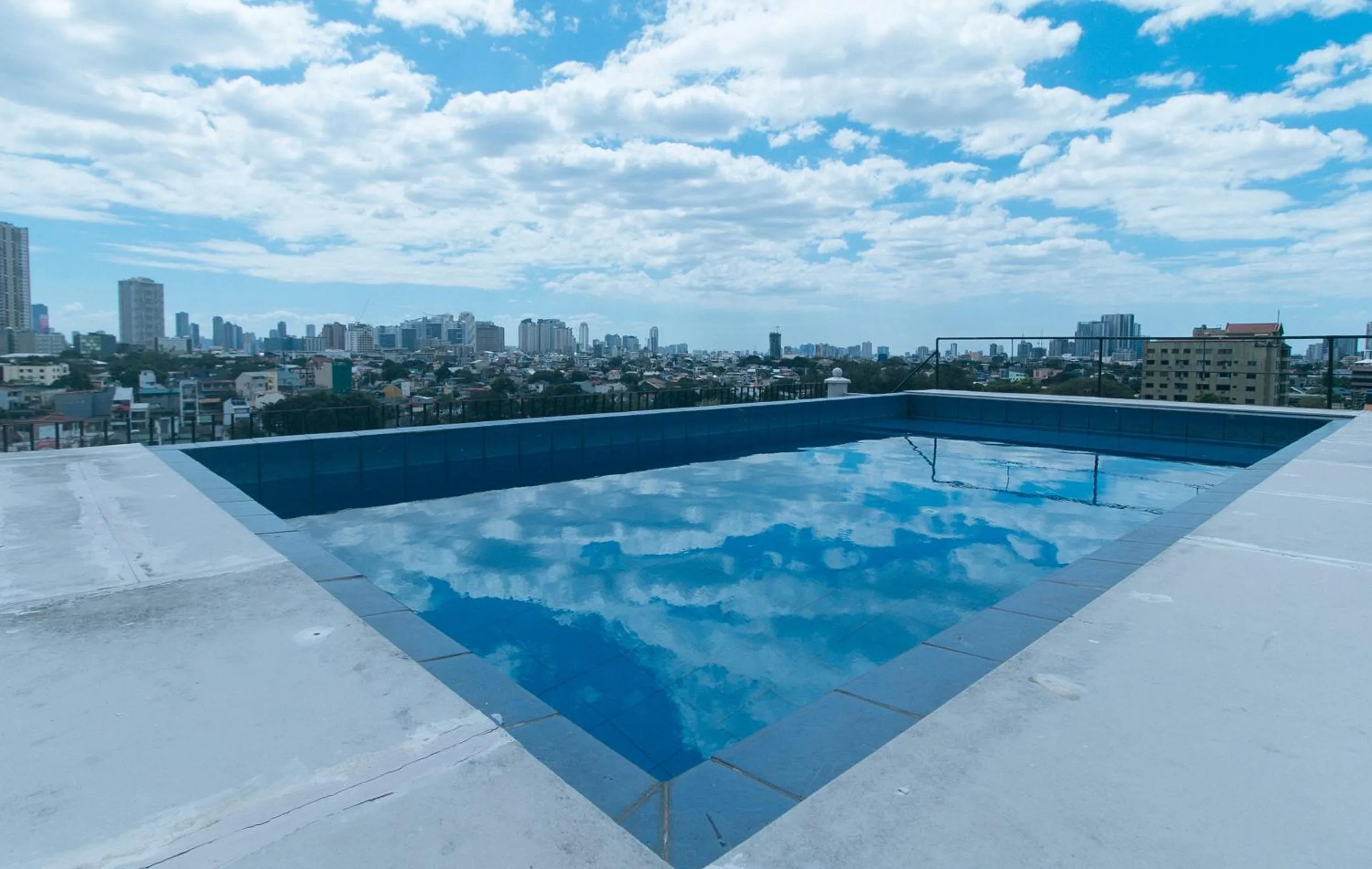 Day in 59 Xavierville by RedDoorz