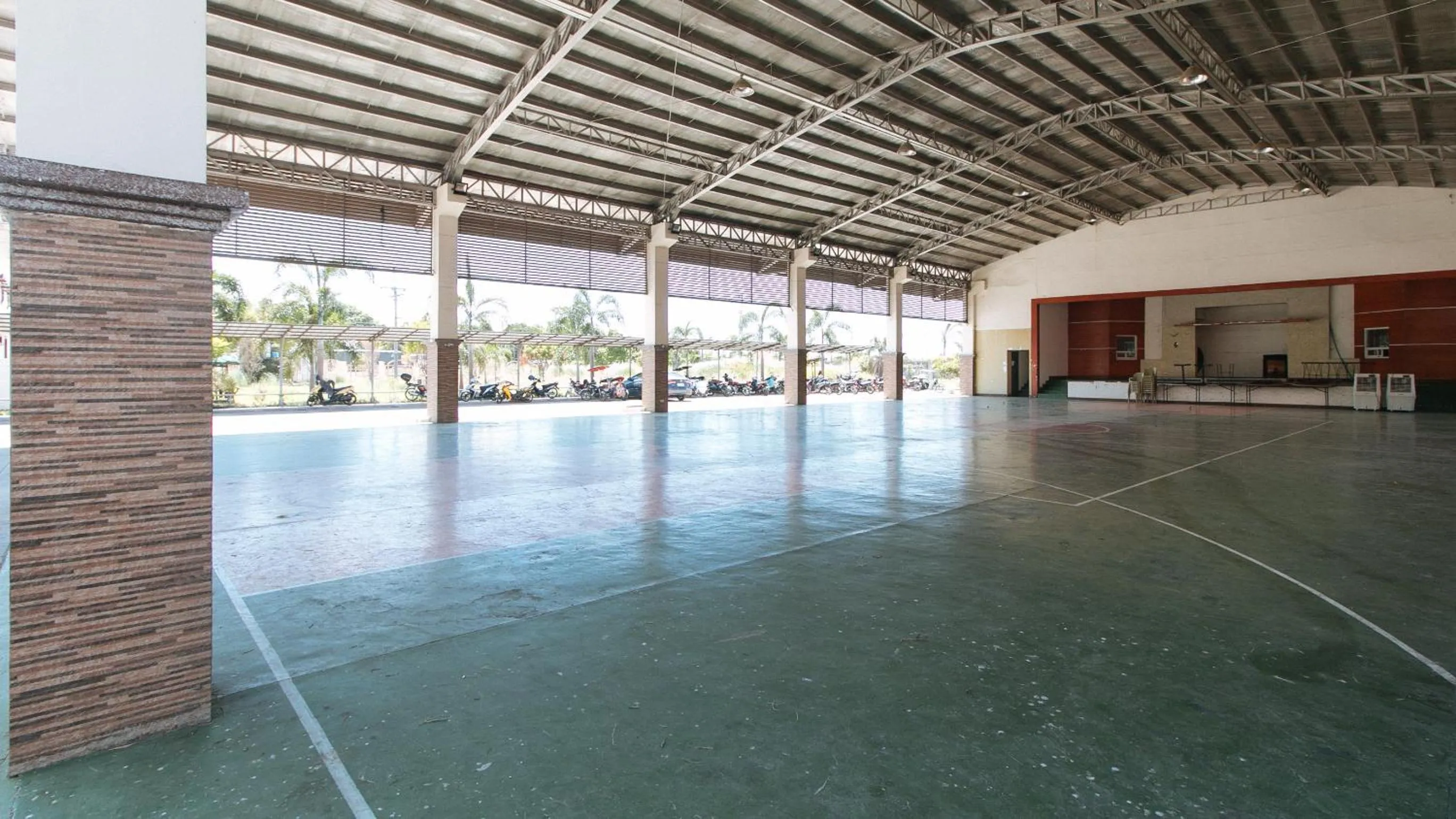 Property building in RedDoorz Premium @ Nick Hotel Gerona Tarlac