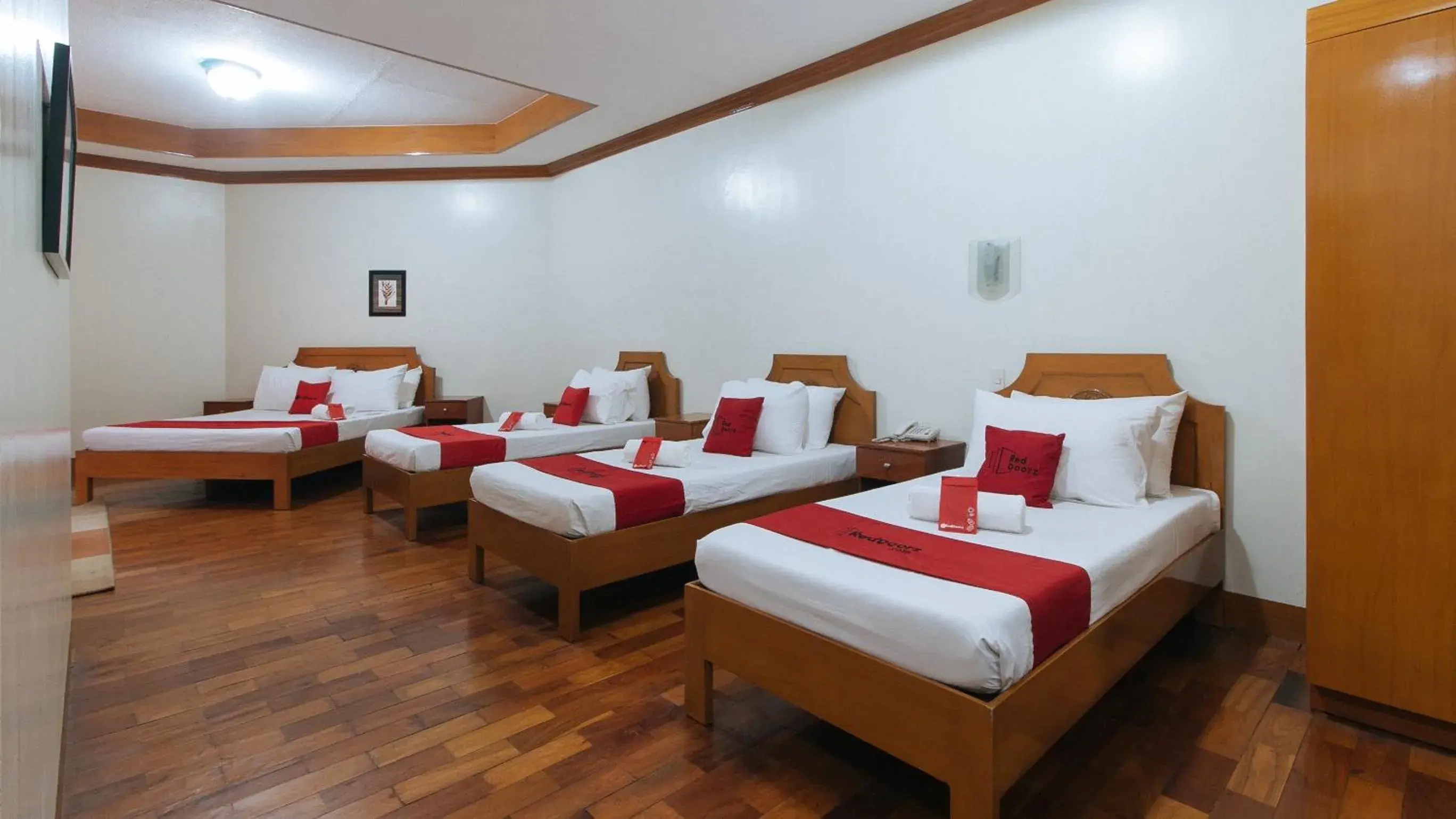 Superior Suite in RedDoorz Premium @ Nick Hotel Gerona Tarlac Superior Suite in RedDoorz Premium @ Nick Hotel Gerona Tarlac