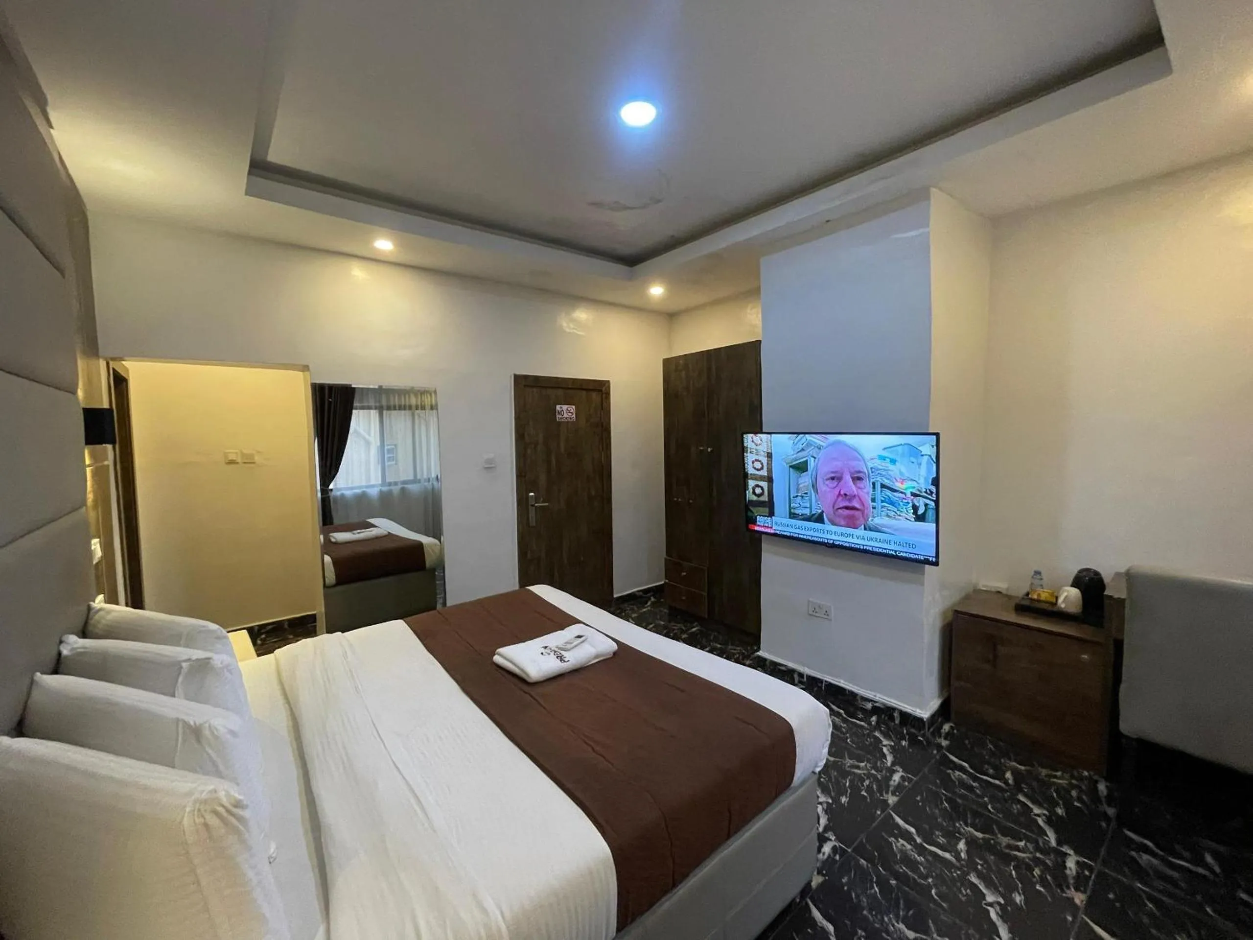 Communal lounge/ TV room, Bed in Presken Hotel Fajodd-4, Allen, Ikeja, Lagos