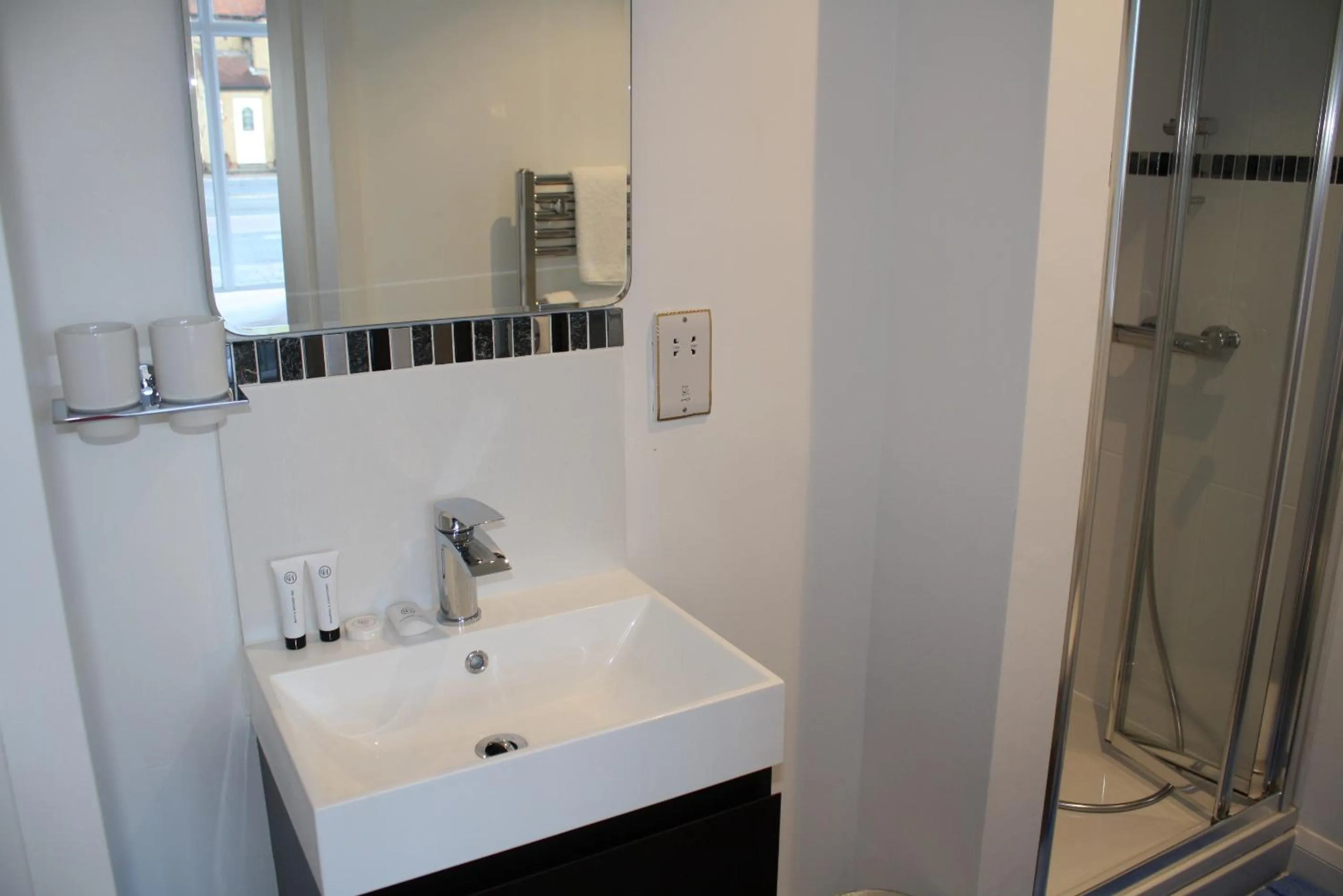 Bathroom in Oxford Guest House