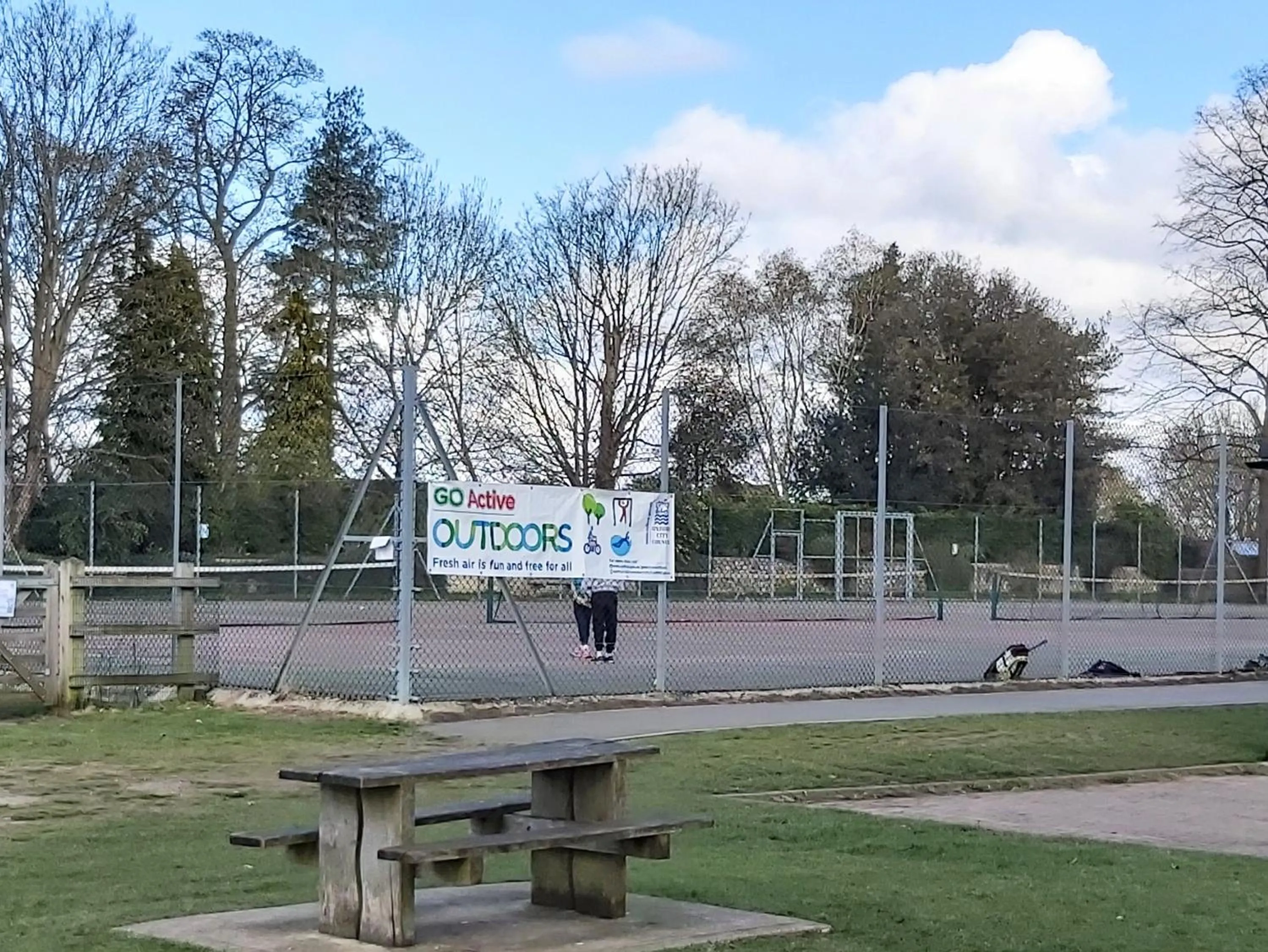 Tennis court in Oxford Guest House