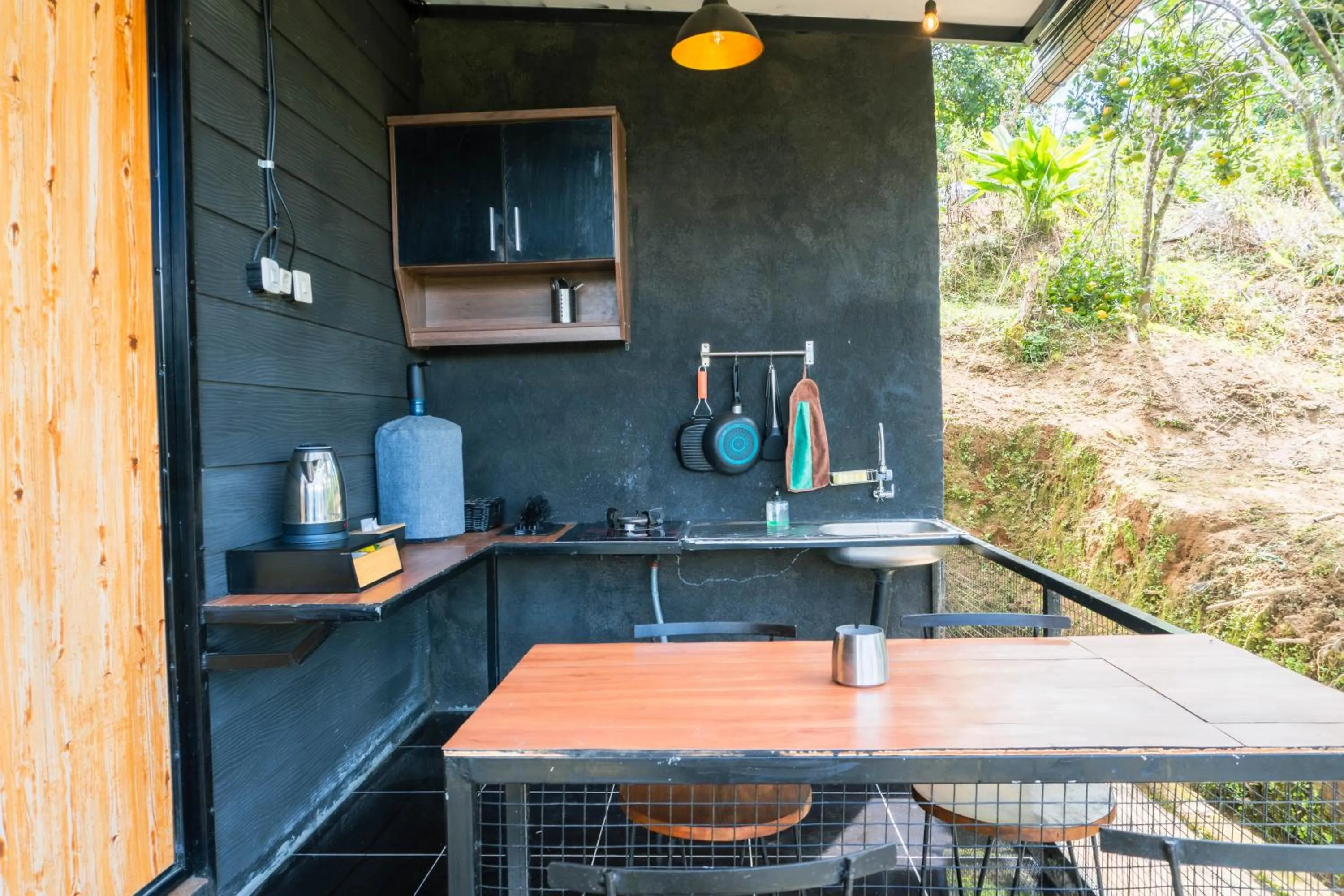 Kitchen or kitchenette in Alam Kita Glamping & Plantation