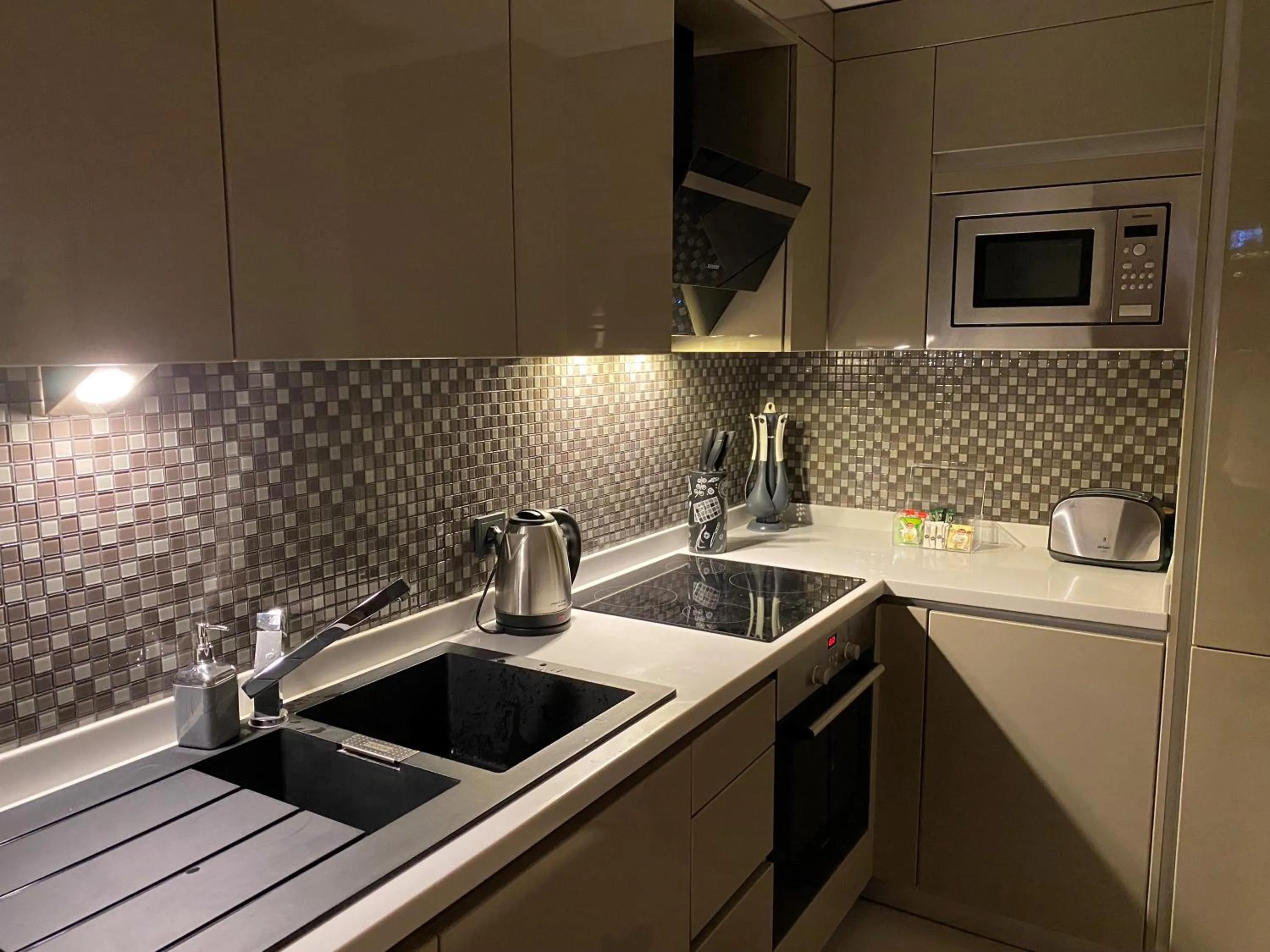 Kitchen or kitchenette in The Y Istanbul Suites