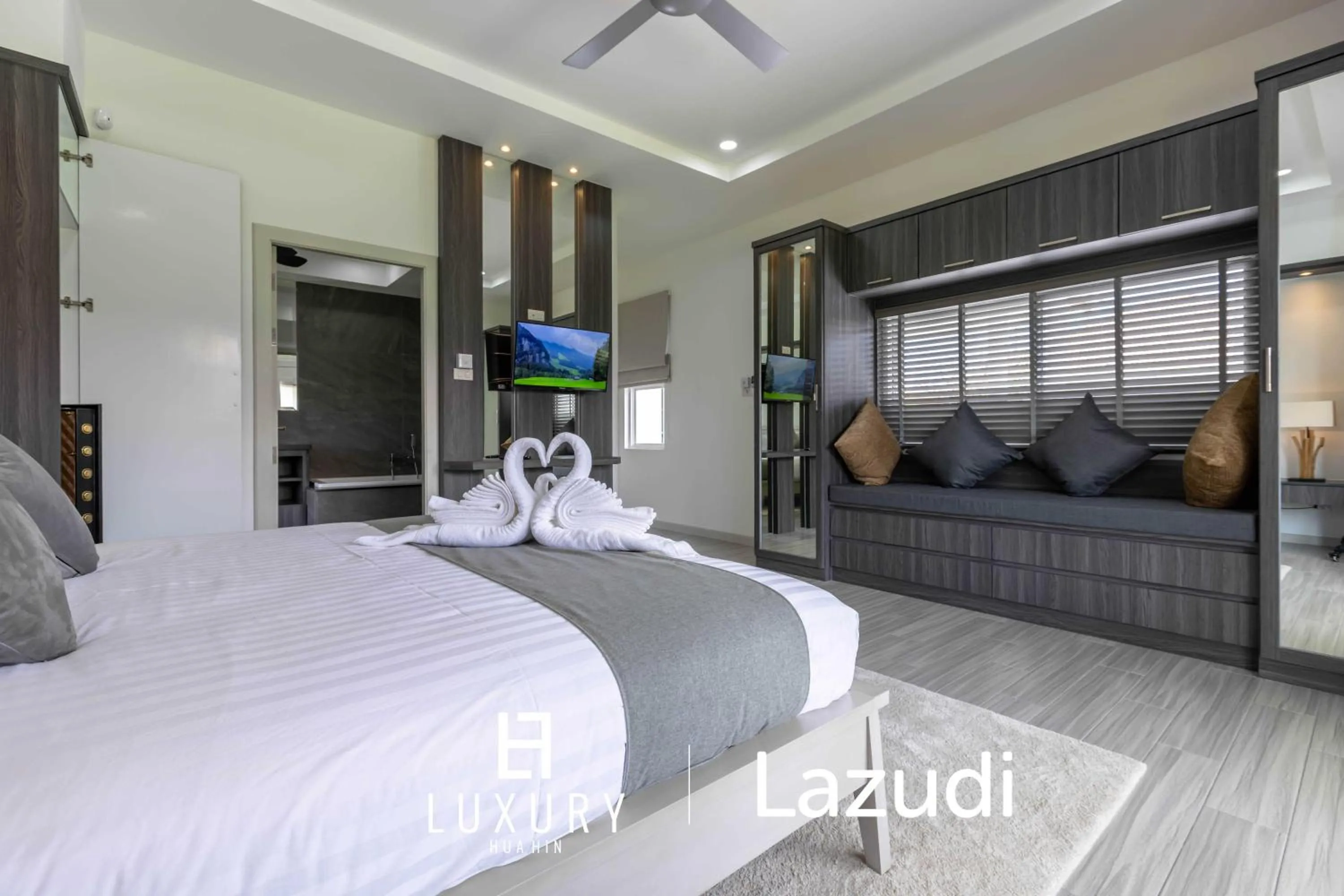 Bed in New Modern 3 Bedroom Pool Villa MS24