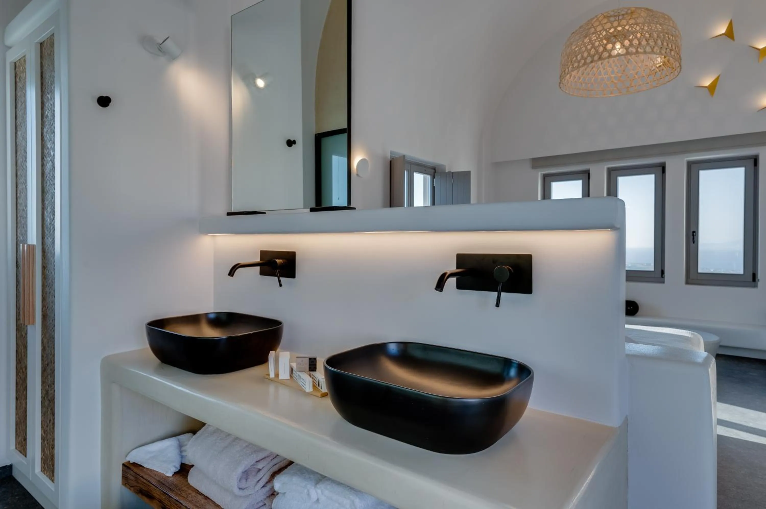 Bathroom in Elements Cozy Suites Pyrgos