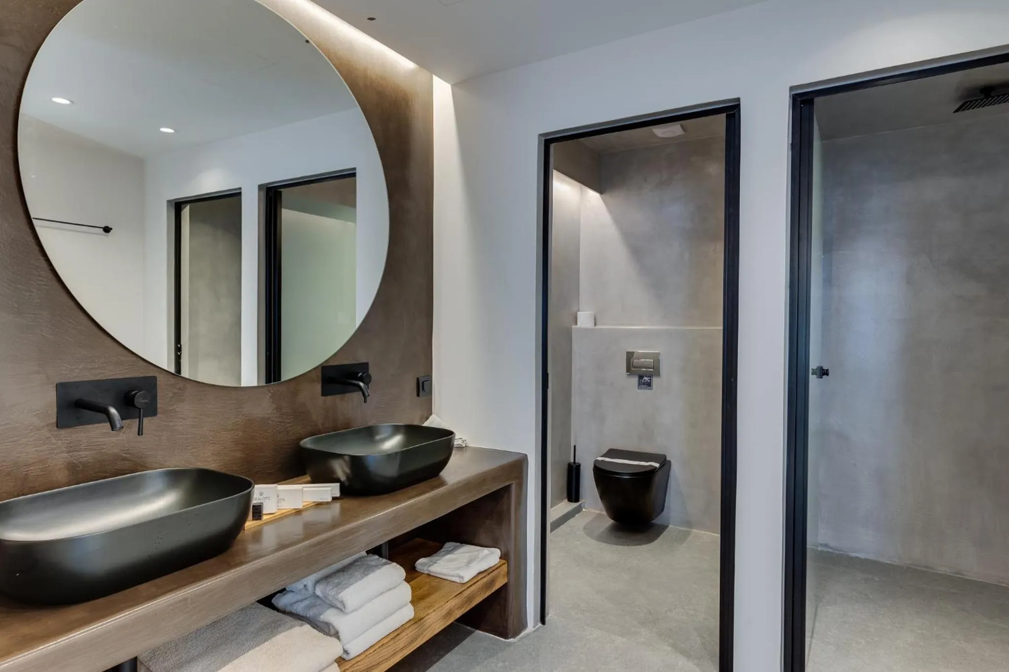 Bathroom in Elements Cozy Suites Pyrgos