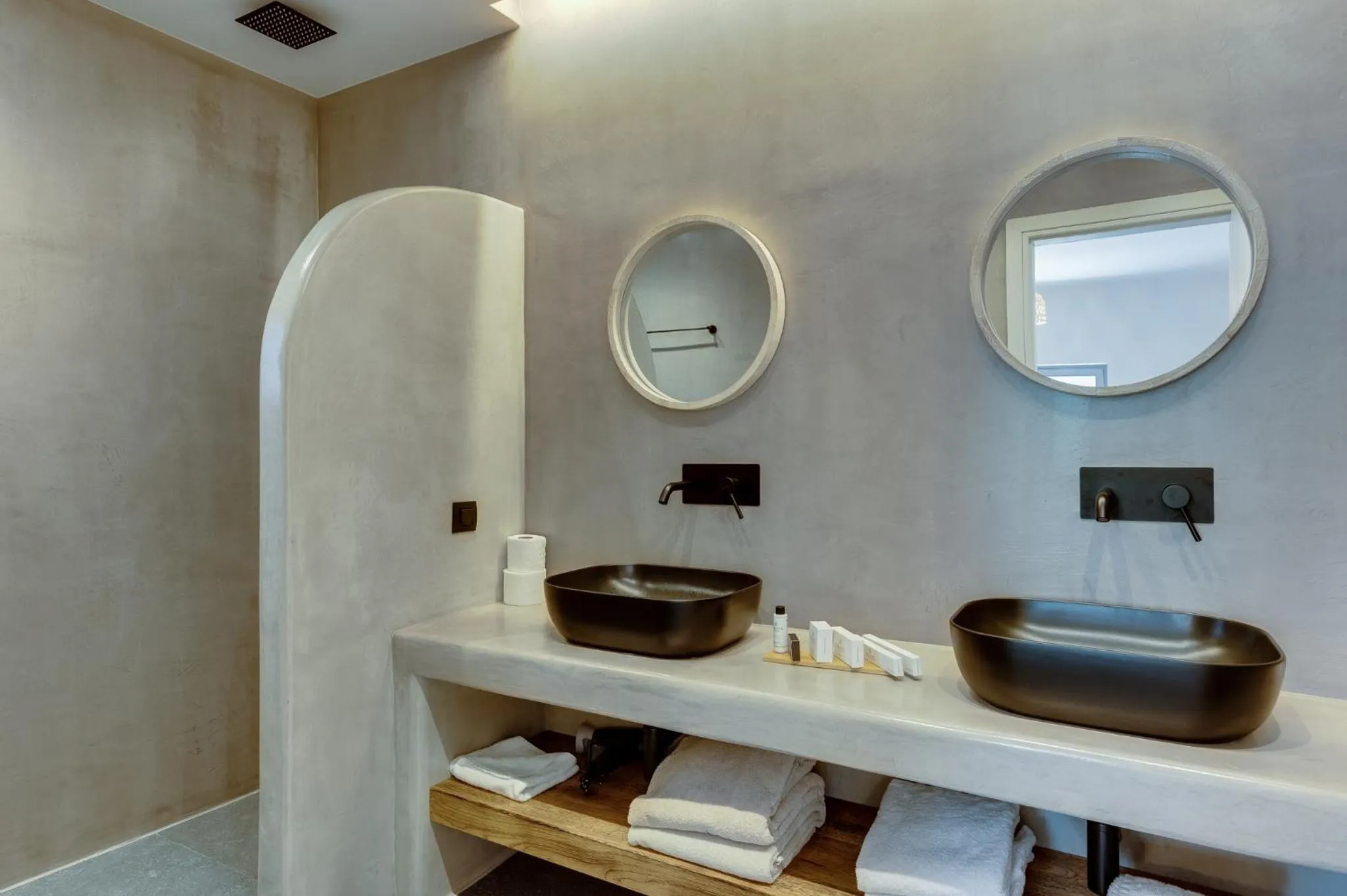 Bathroom in Elements Cozy Suites Pyrgos