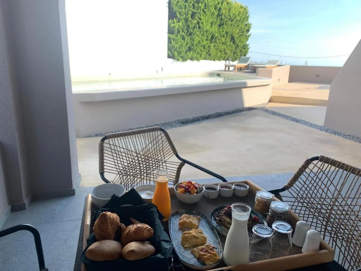 Breakfast in Elements Cozy Suites Pyrgos