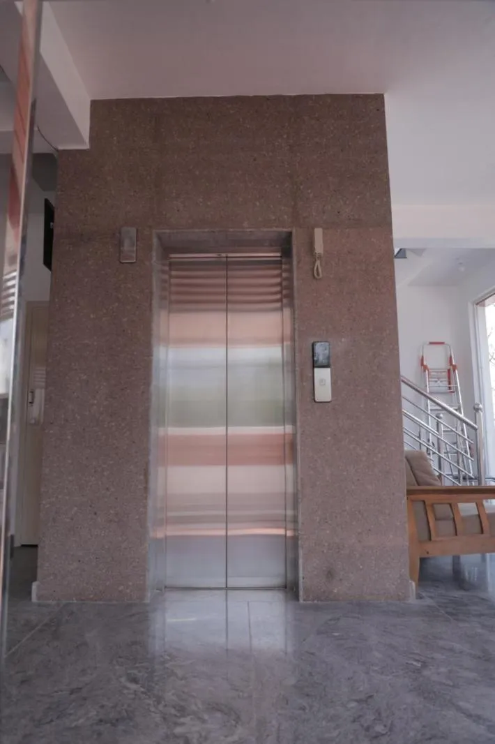 elevator in Sai Inn Mysore