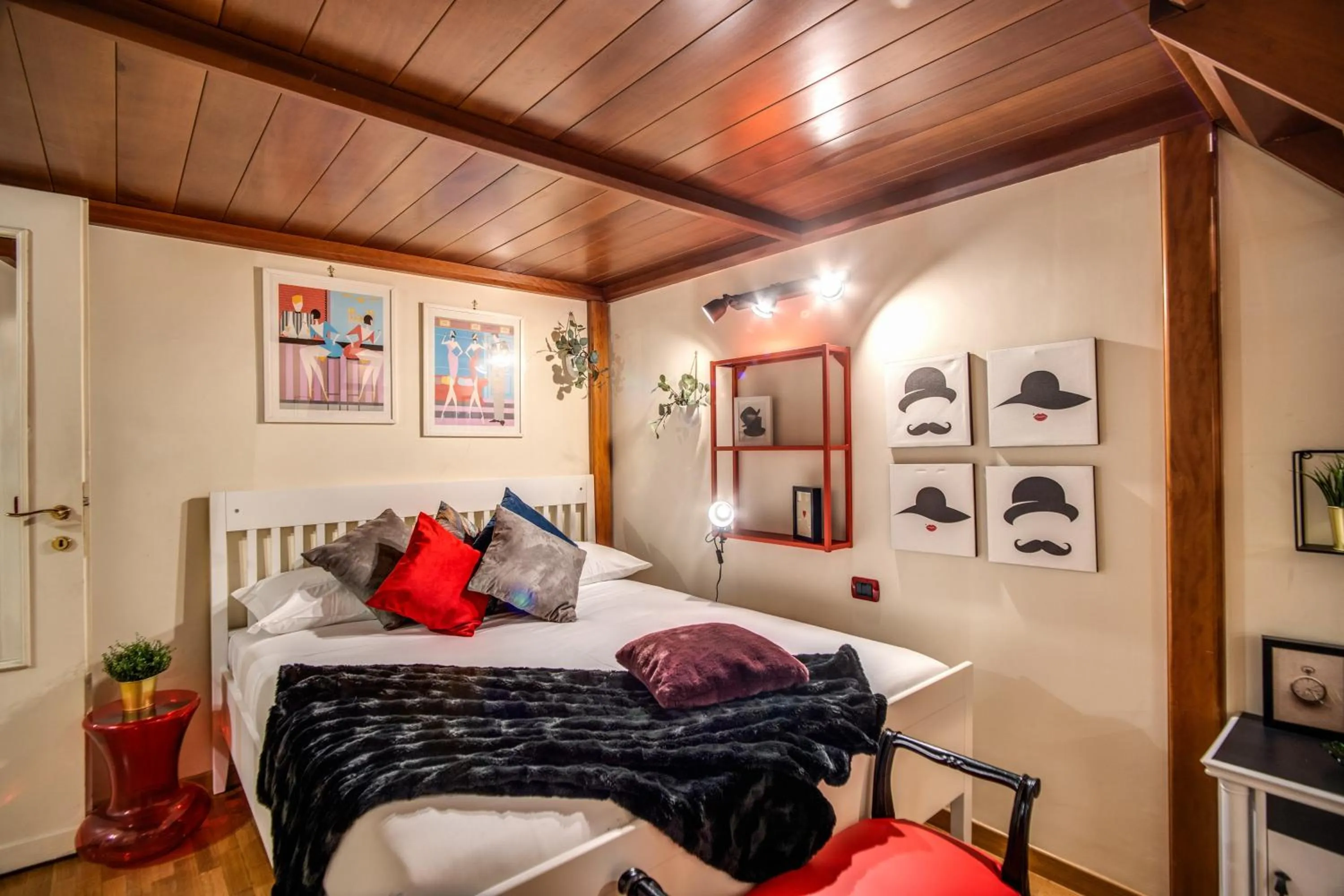 Bed in Gianicolo Miracle Suite