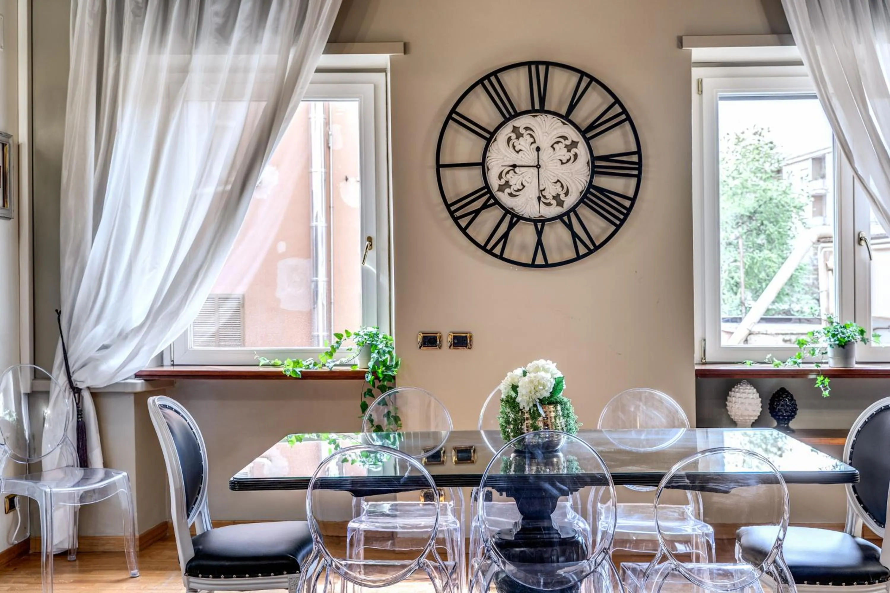 Dining area in Gianicolo Miracle Suite