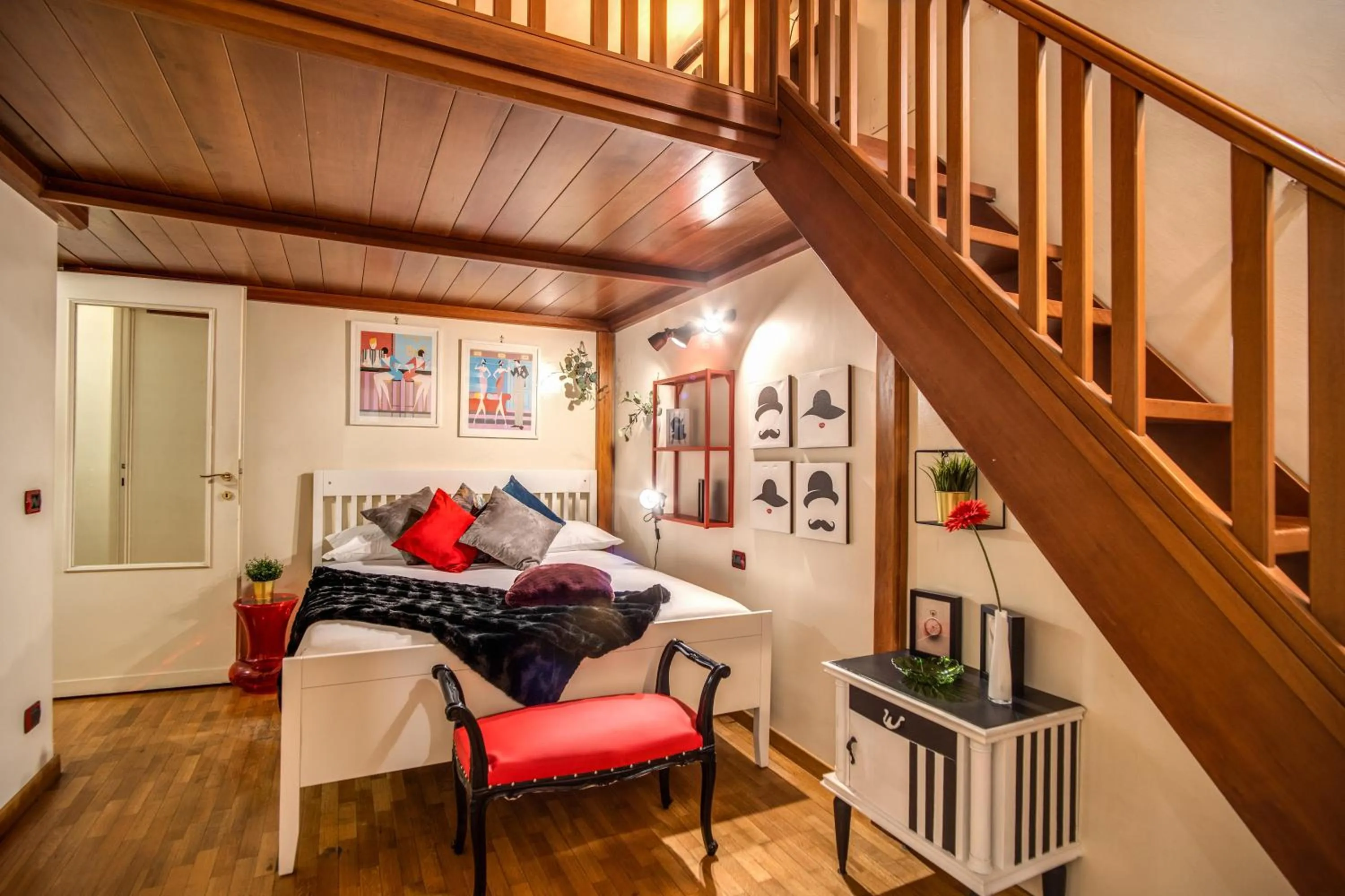 Seating area in Gianicolo Miracle Suite