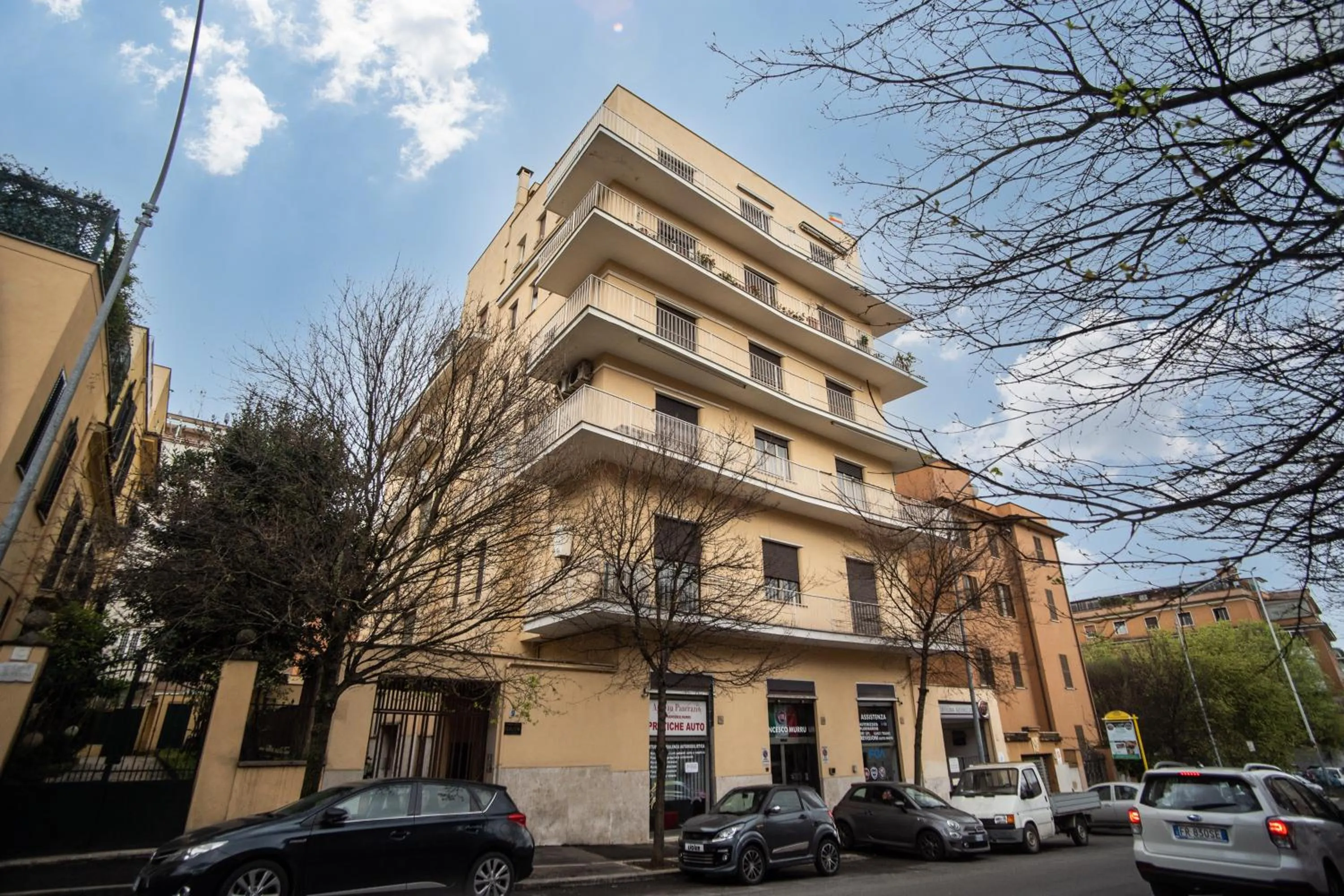 Property building in Gianicolo Miracle Suite