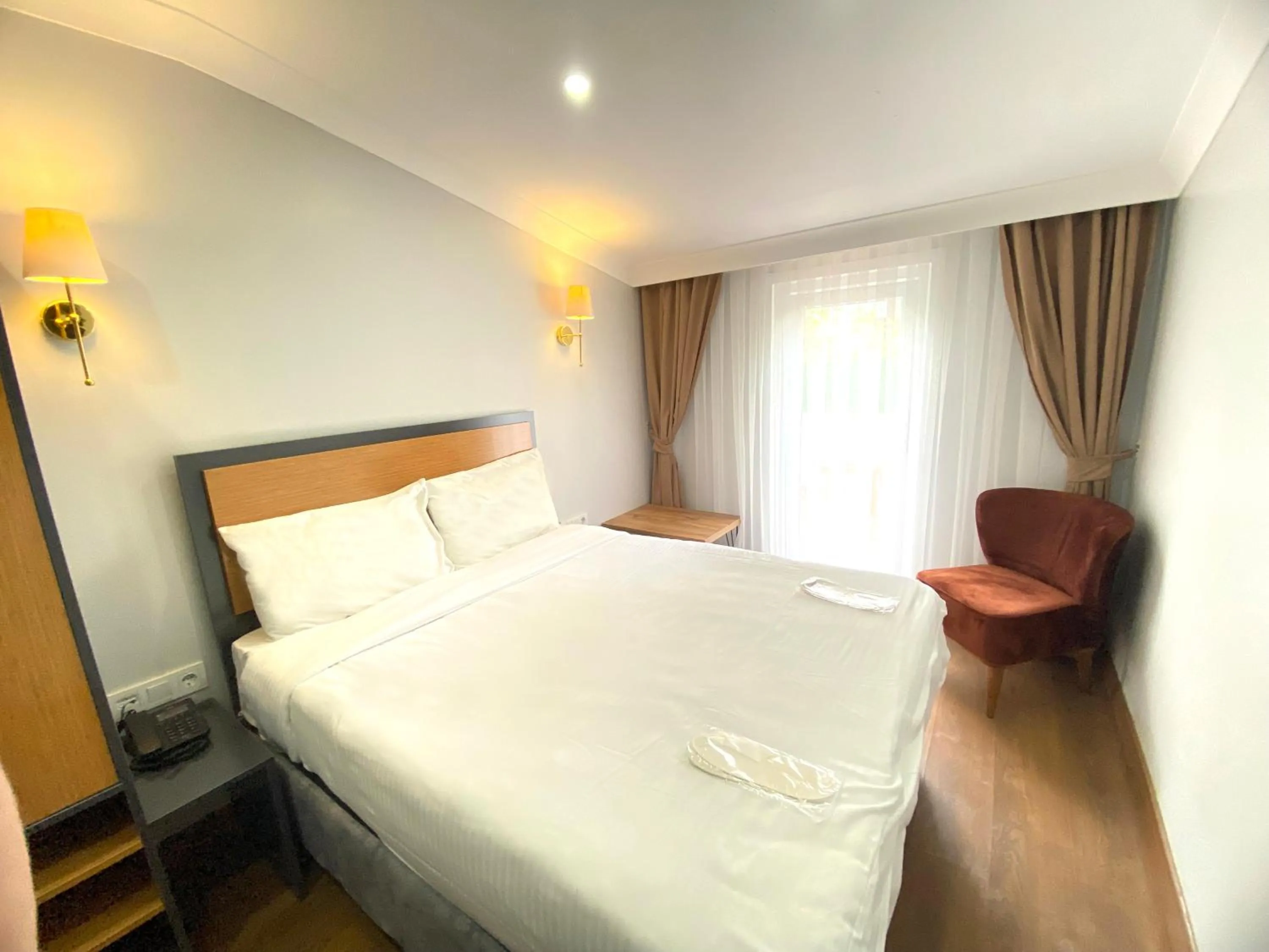 Photo of the whole room, Bed in iNALENS AİRPORT HOTEL