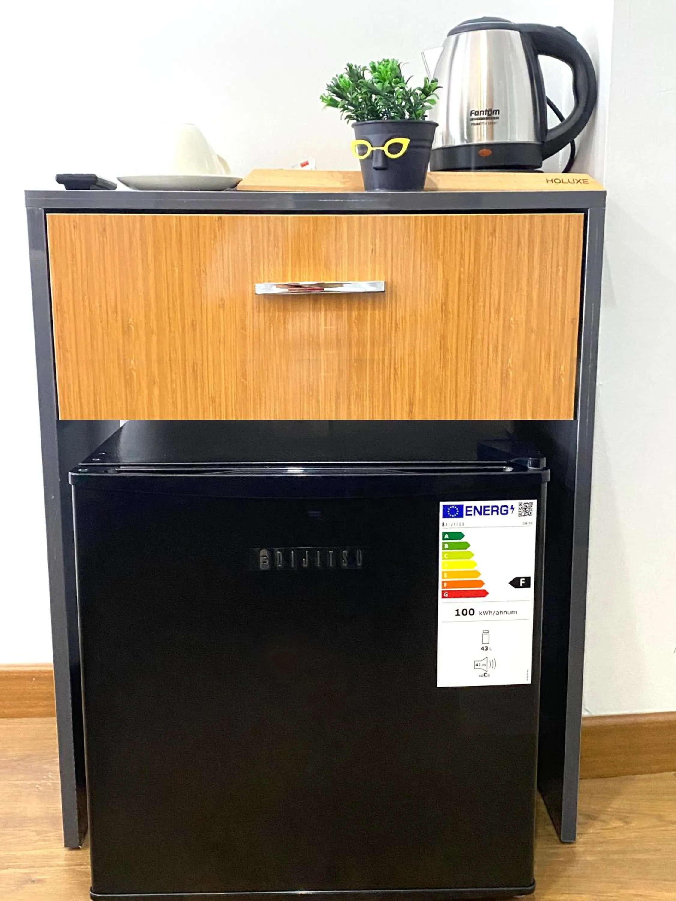 oven in iNALENS AİRPORT HOTEL