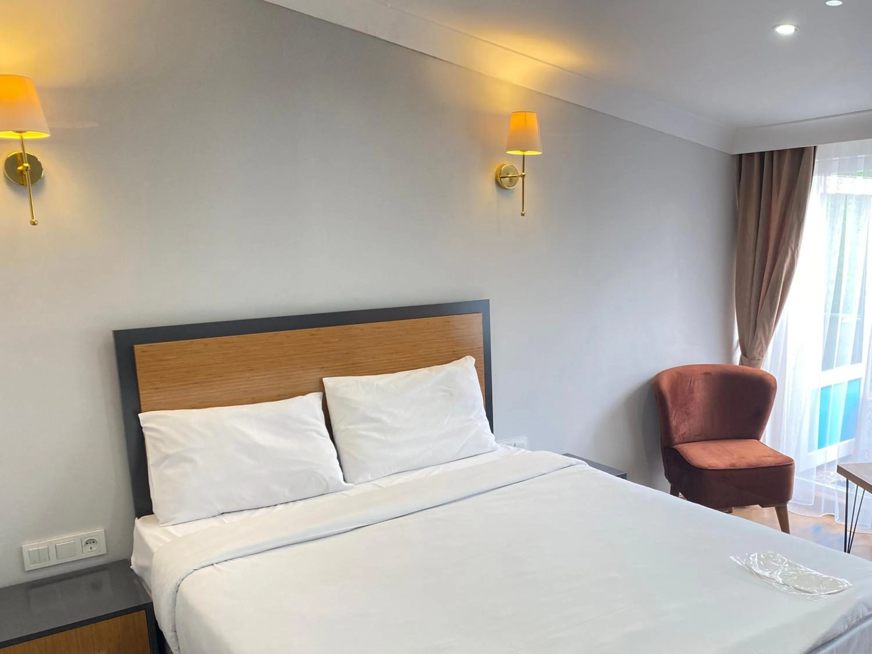 Bed in iNALENS AİRPORT HOTEL