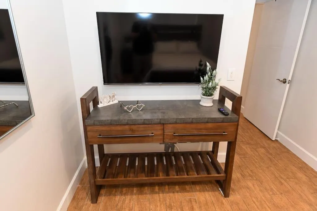 4BR Home, Hot Tub, Near Beach & Wilton Manors