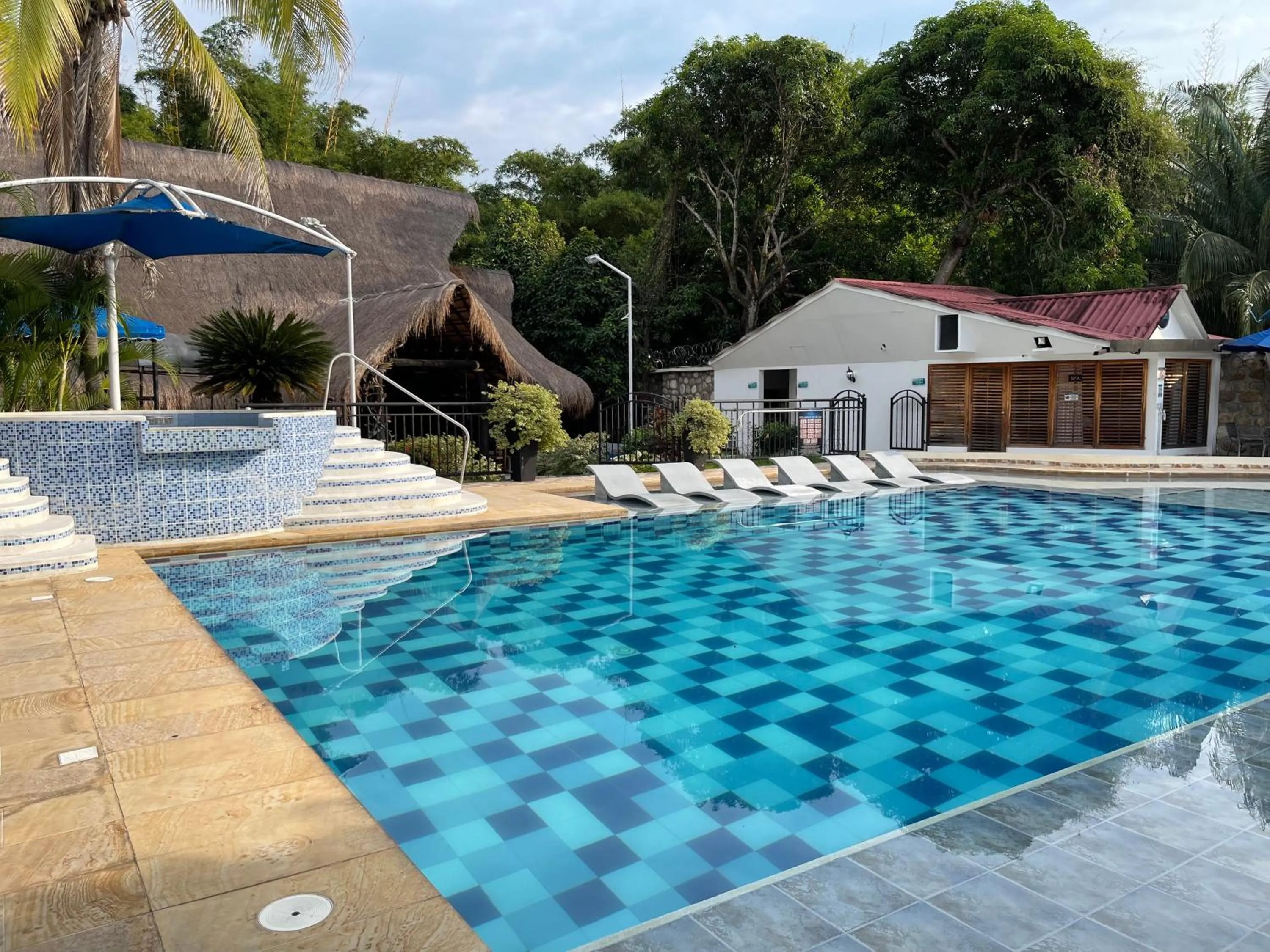 Swimming pool in Hotel Melgar Villa Valeria