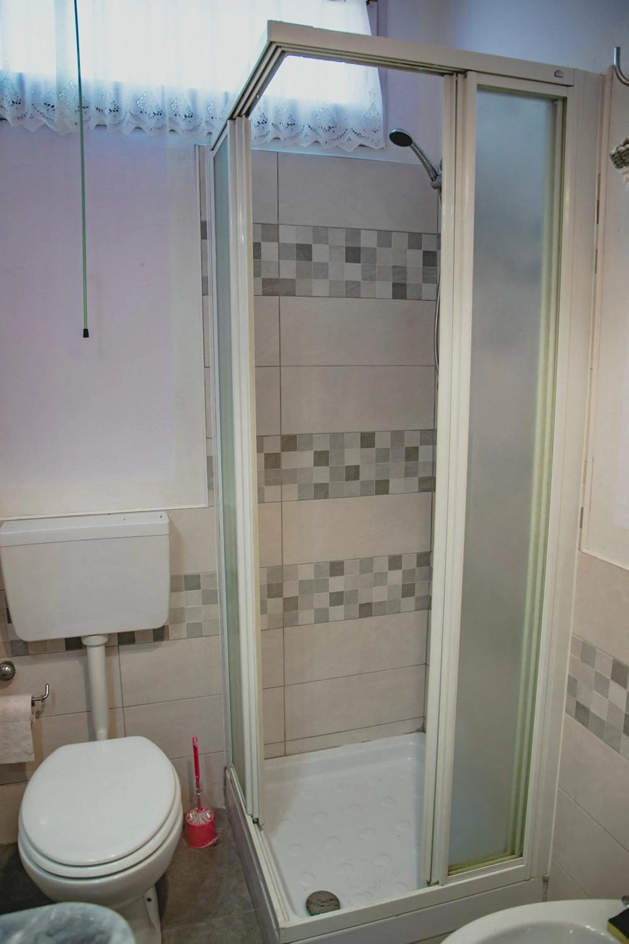 Shower in B&B Nonna BI