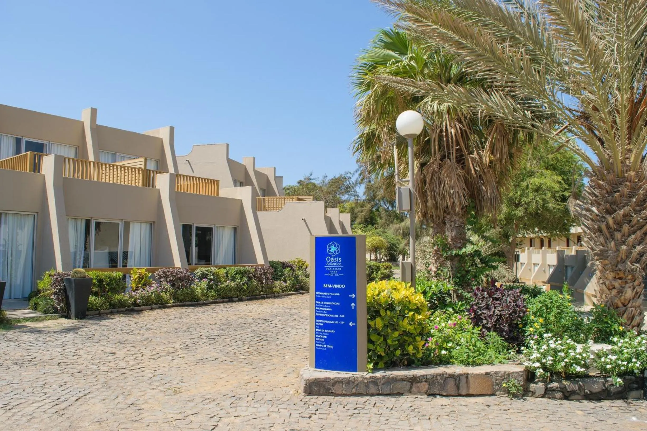 Property building in Oasis Praiamar