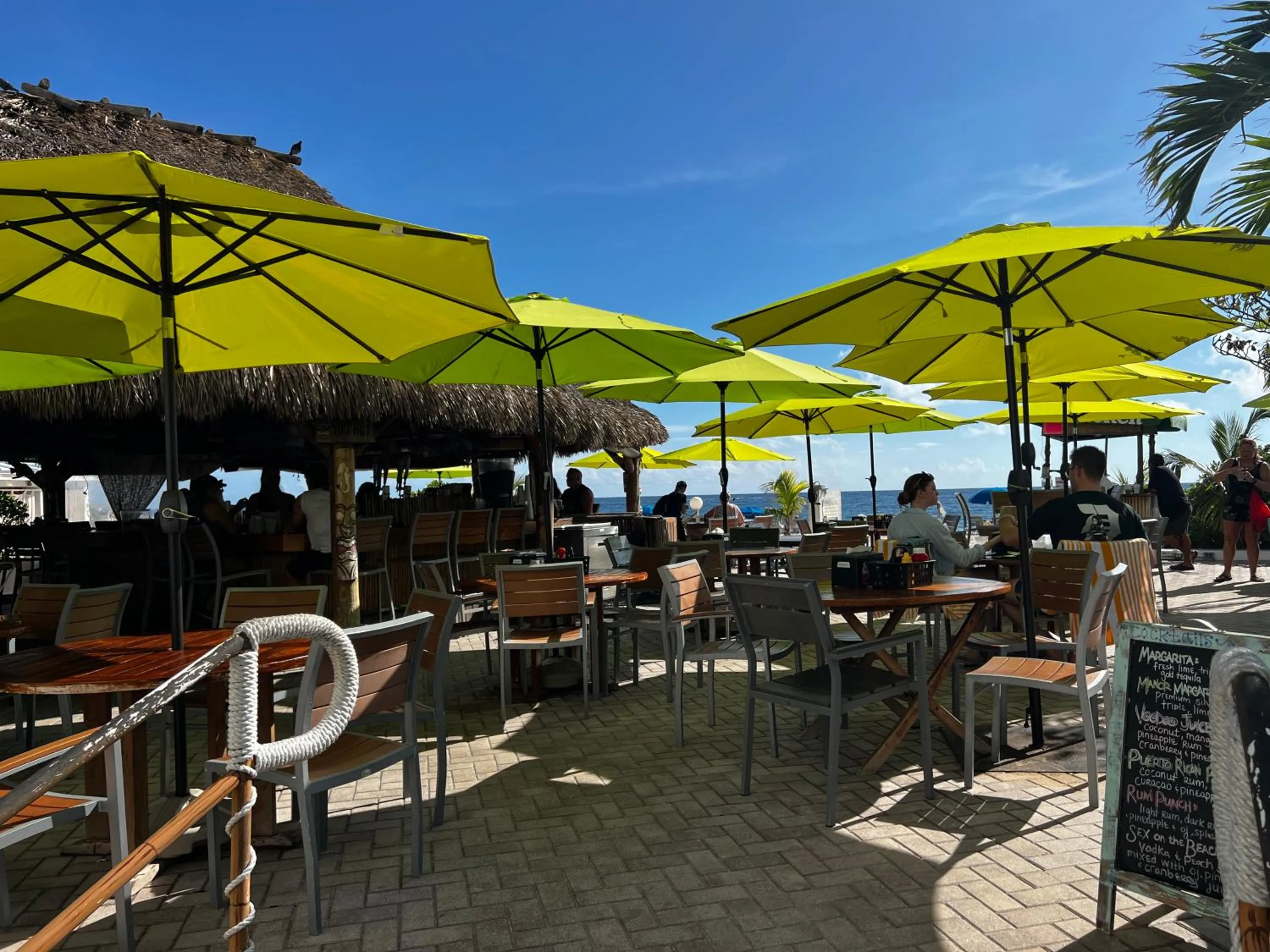 Restaurant/places to eat in Ocean Manor Tiki Sunset Retreat