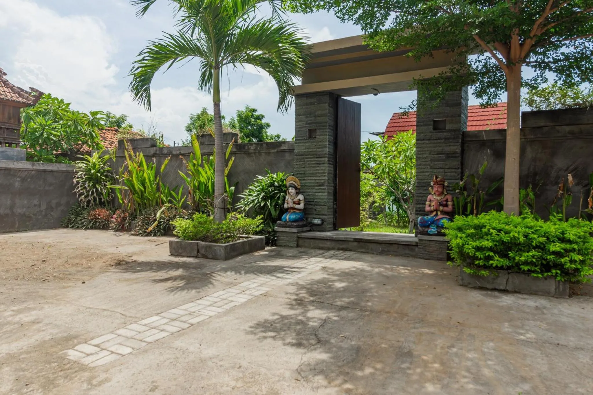 Facade/entrance in Belvilla Serenity Resort