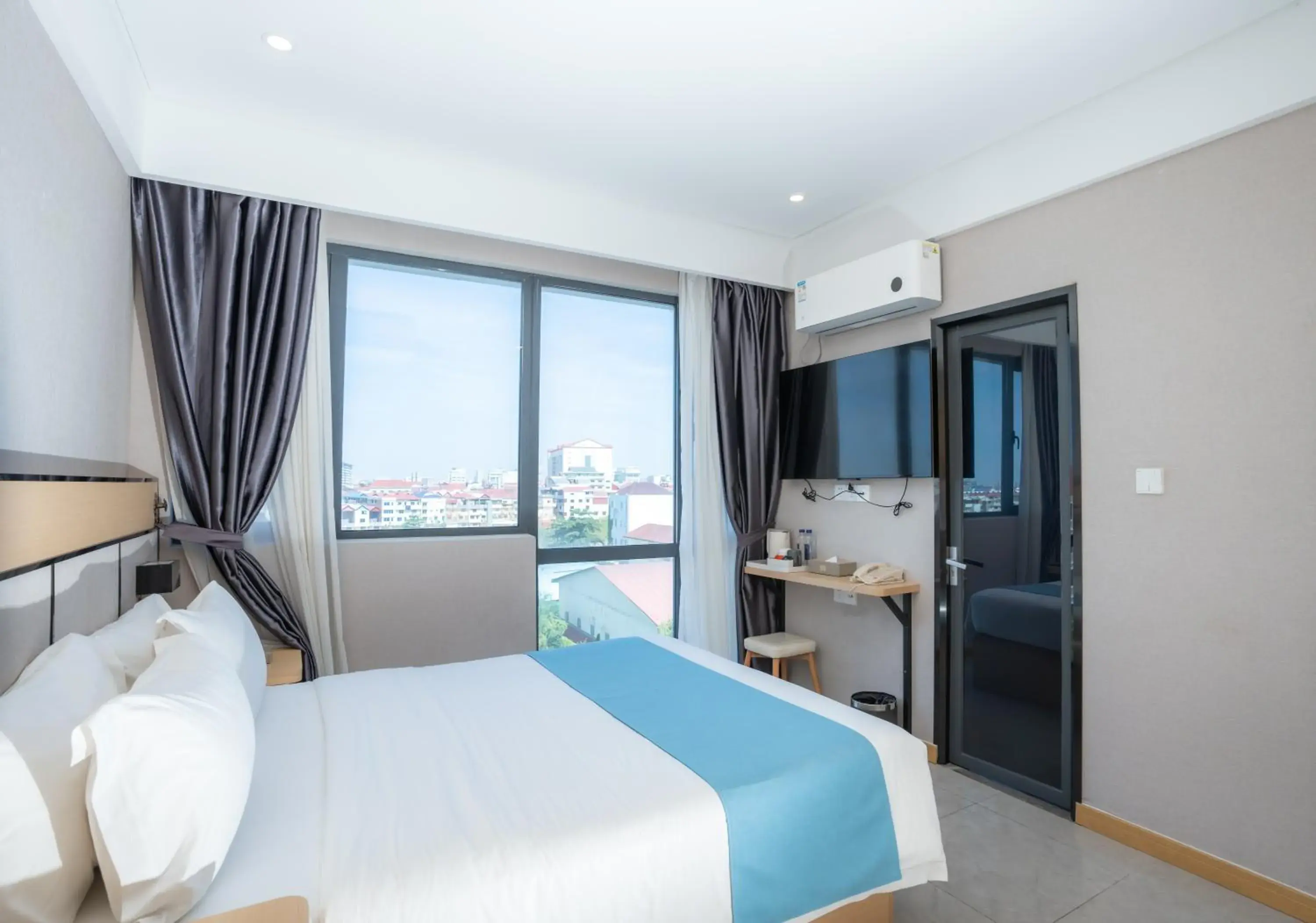 Superior King with Balcony in ARK HOTEL Superior King with Balcony in ARK HOTEL