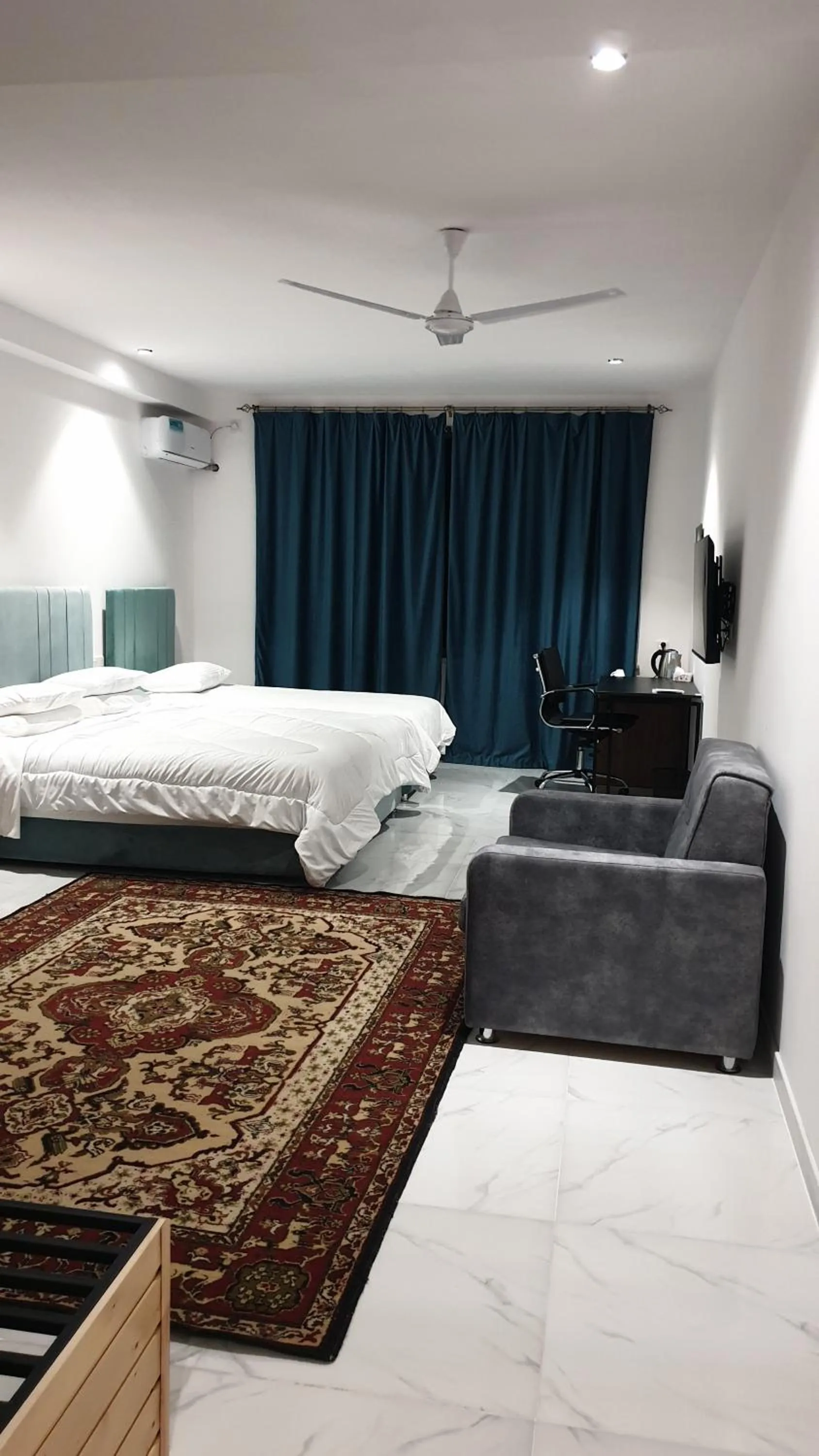 Photo of the whole room in Areni Lodge