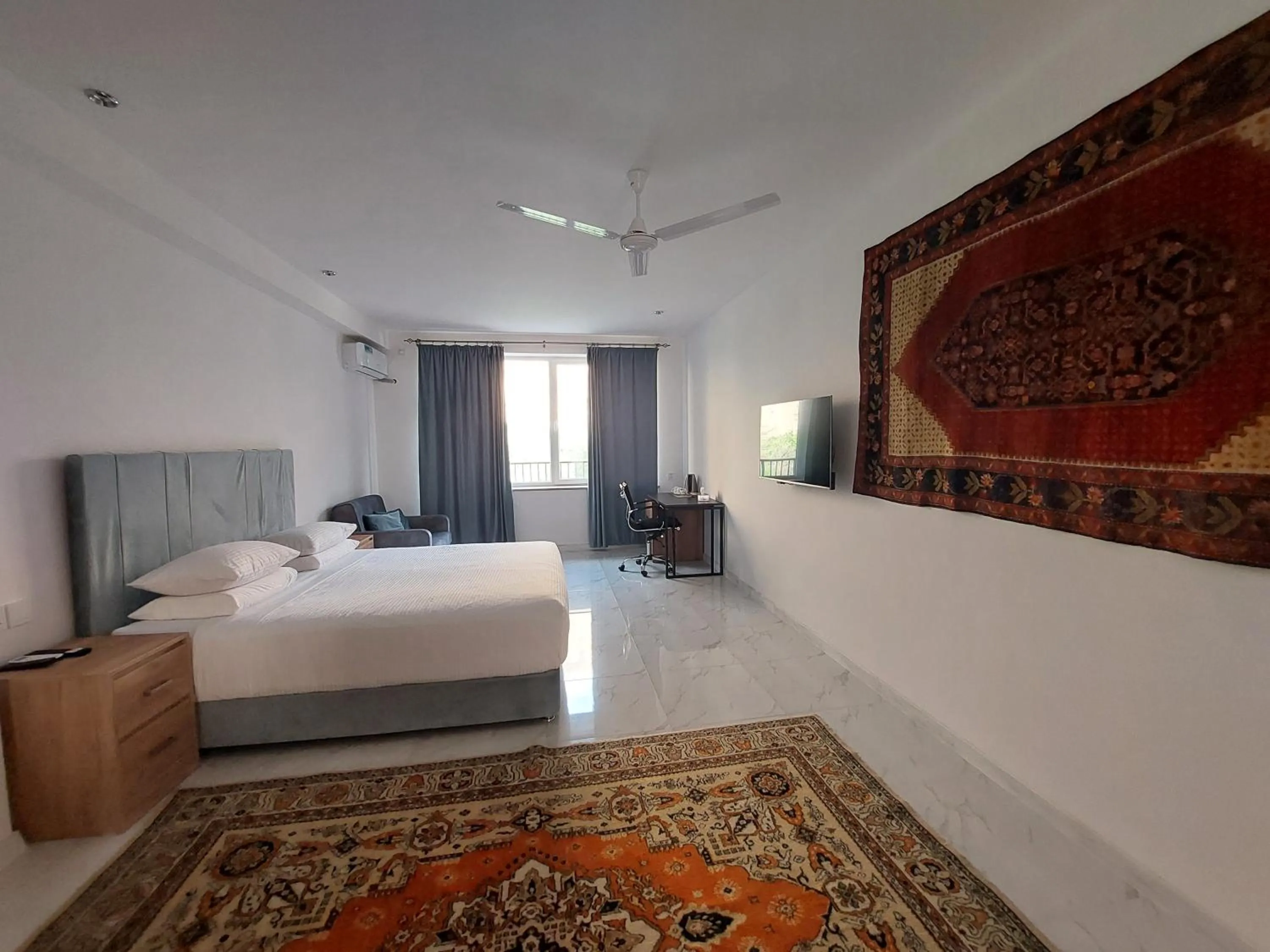 Photo of the whole room in Areni Lodge