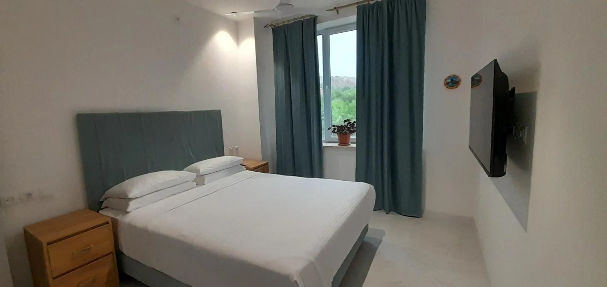 Photo of the whole room in Areni Lodge