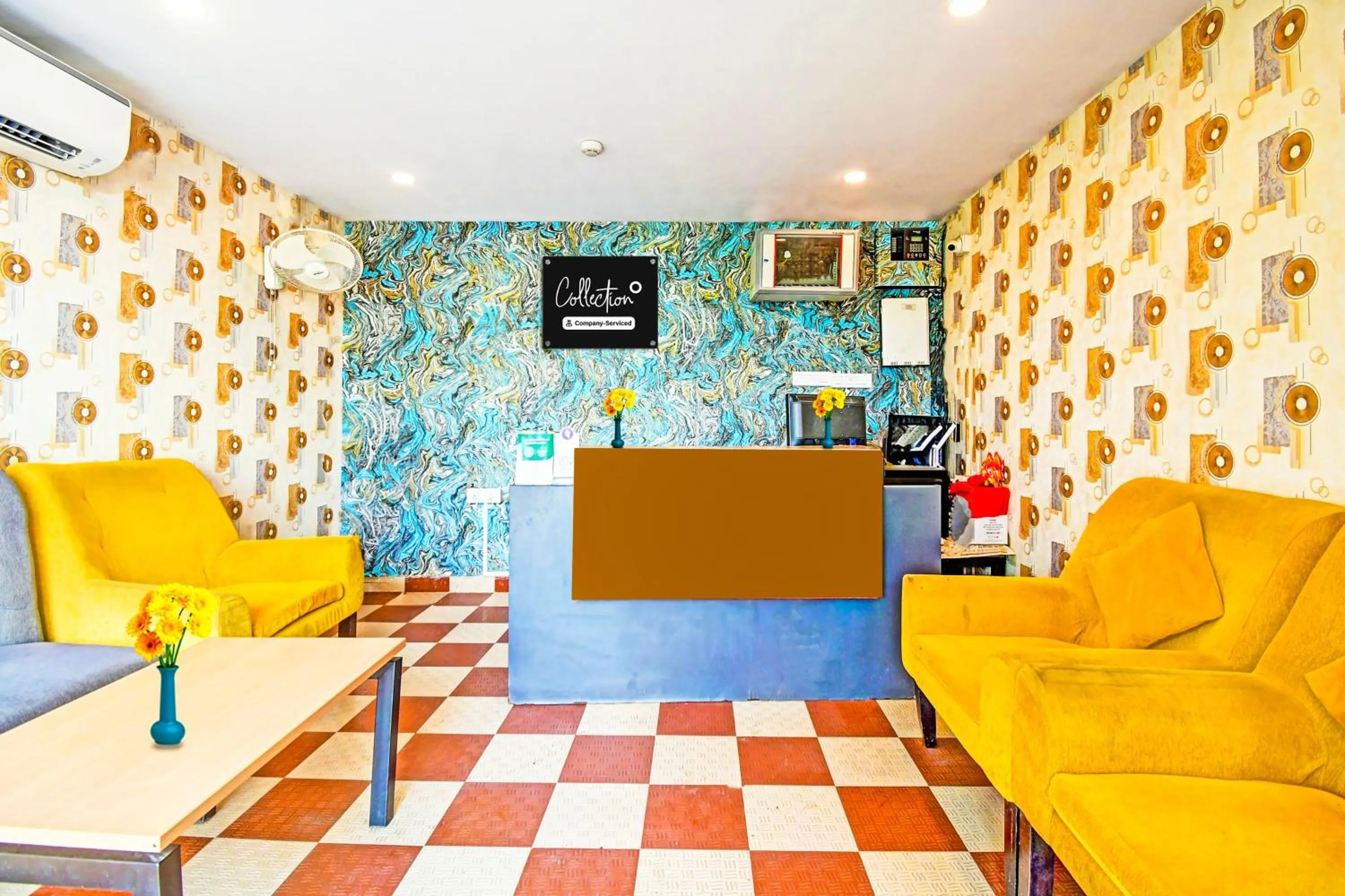 Lobby or reception in Super Collection O Bisarjan Ghat Formerly Eden Rocks