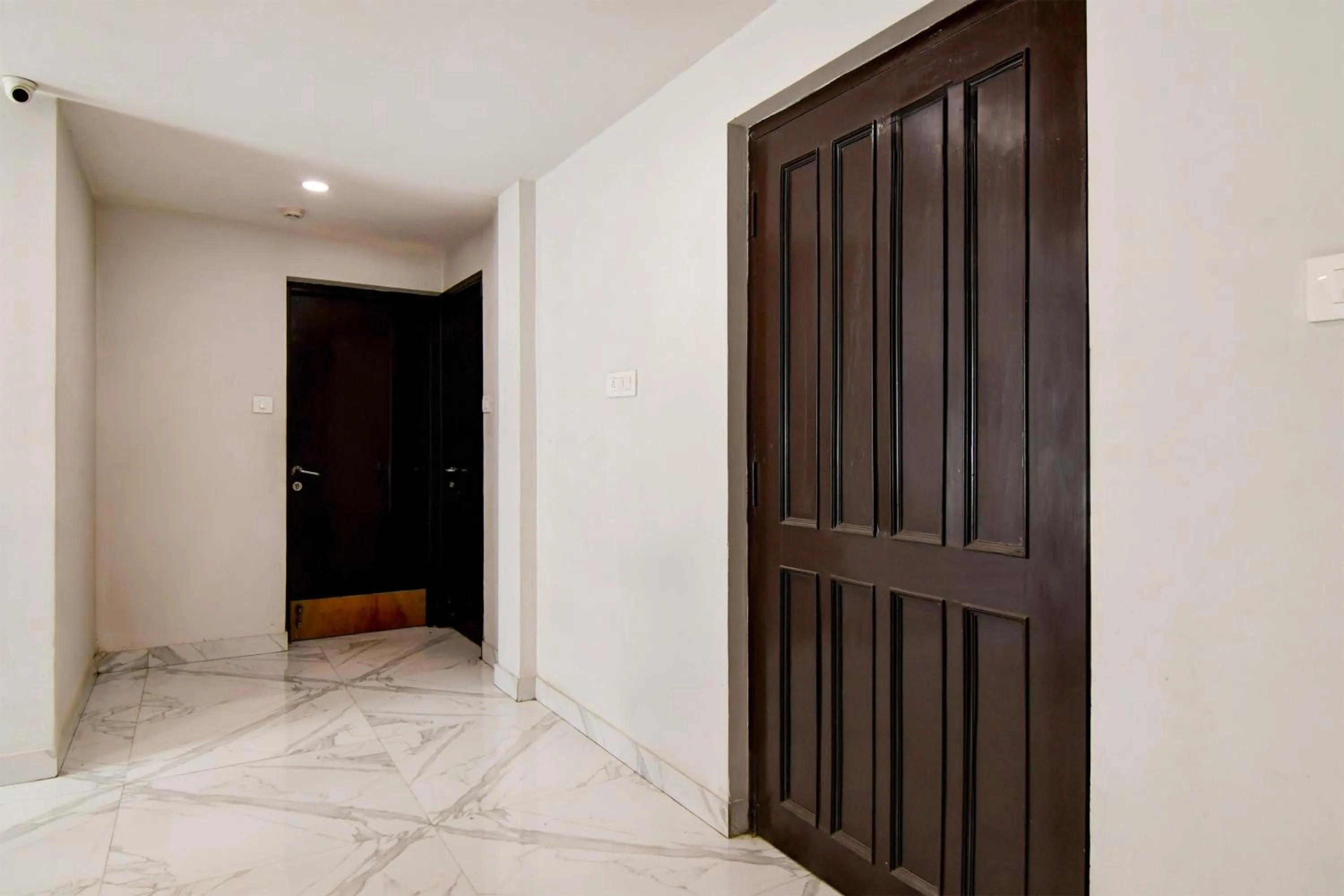 Lobby or reception in Super Collection O Bisarjan Ghat Formerly Eden Rocks