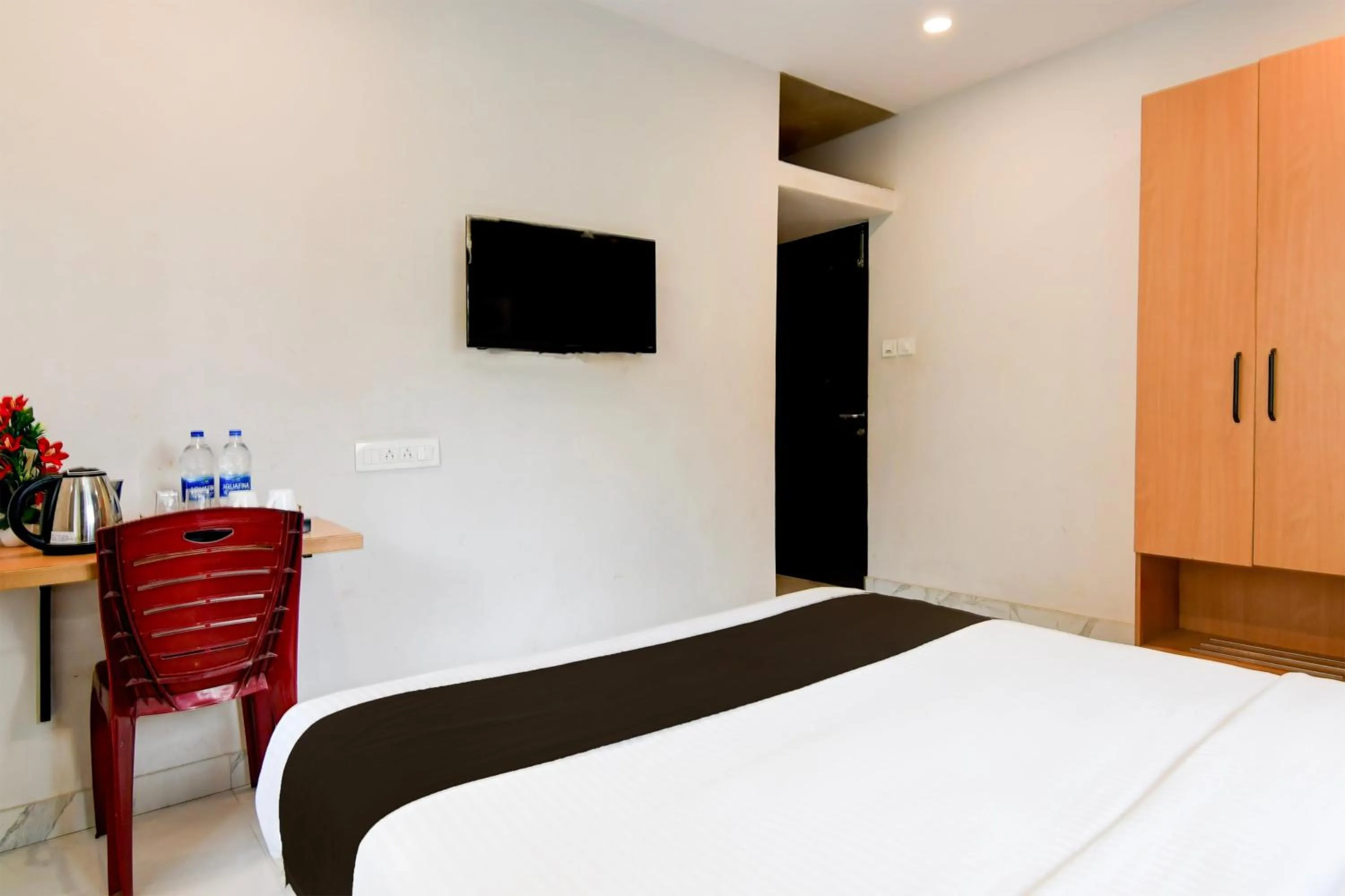 Bedroom, Bed in Super Collection O Bisarjan Ghat Formerly Eden Rocks