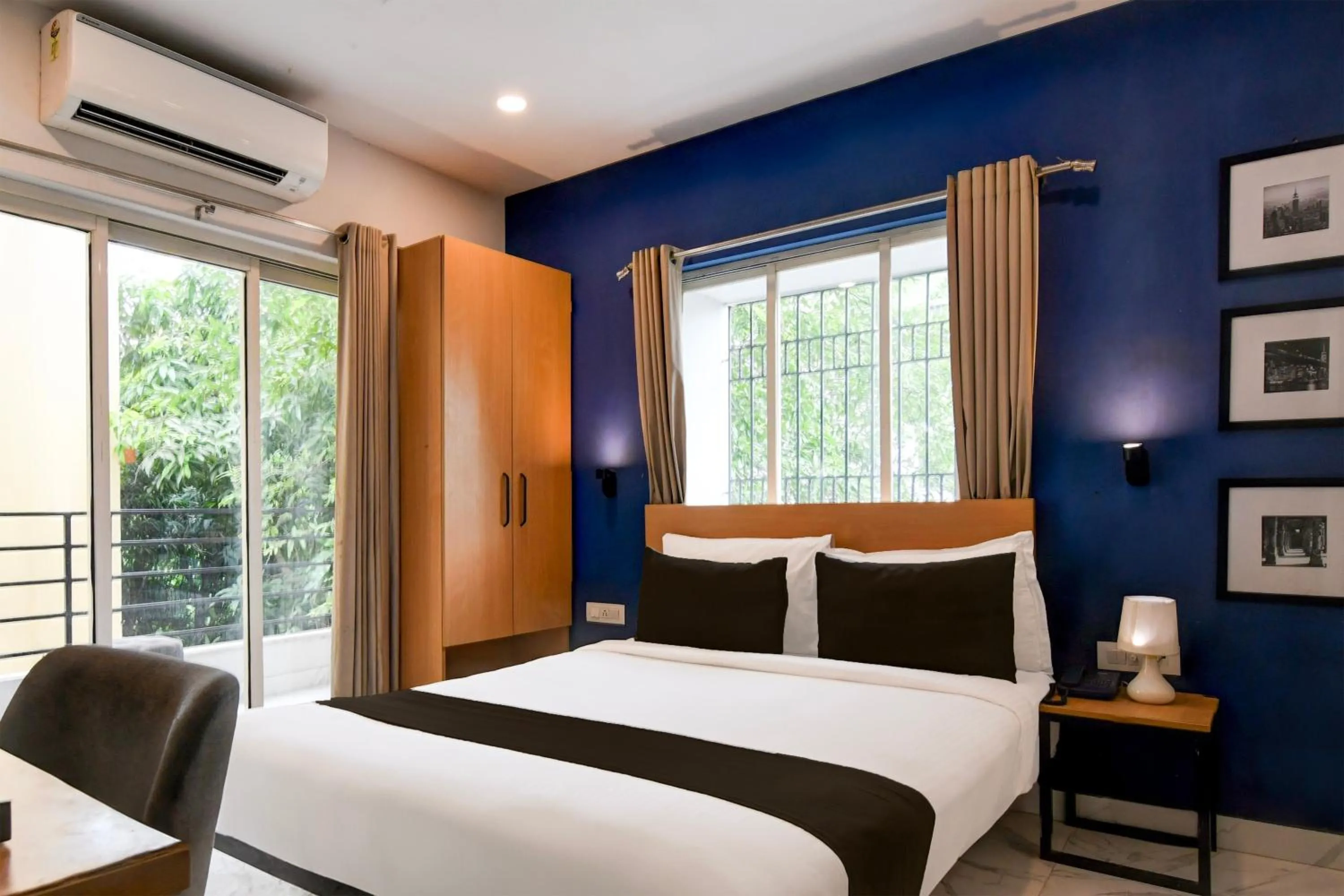 Bedroom, Bed in Super Collection O Bisarjan Ghat Formerly Eden Rocks