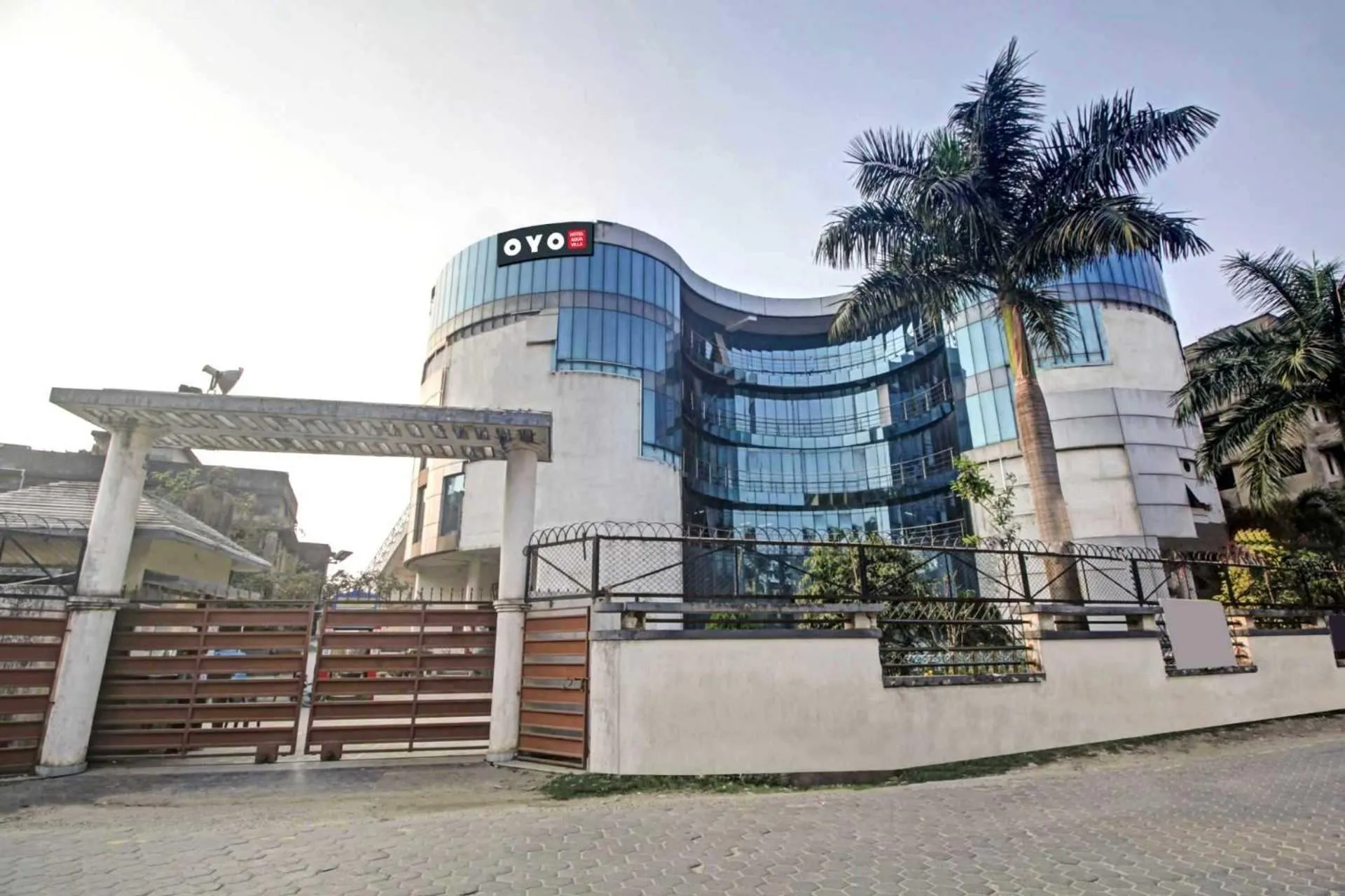 Facade/entrance in Super Collection O Hotel Aqua Villa Near Netaji Subhash Chandra Bose International Airport