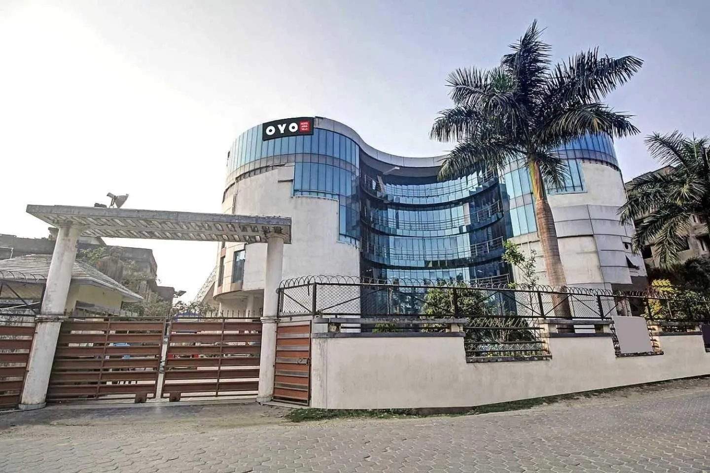 Facade/entrance in Super Collection O Hotel Aqua Villa Near Netaji Subhash Chandra Bose International Airport